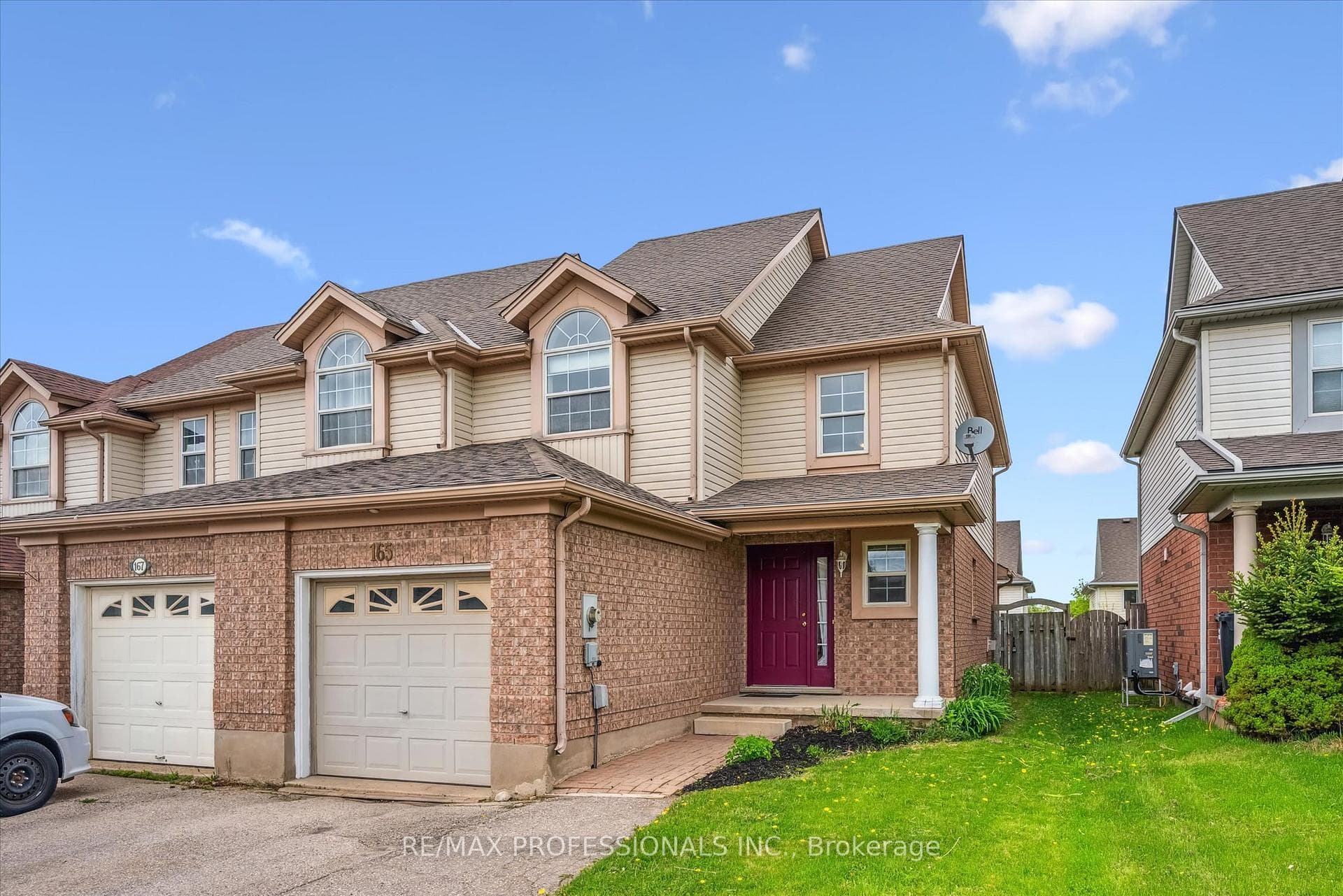 165 Silurian Drive photo 2