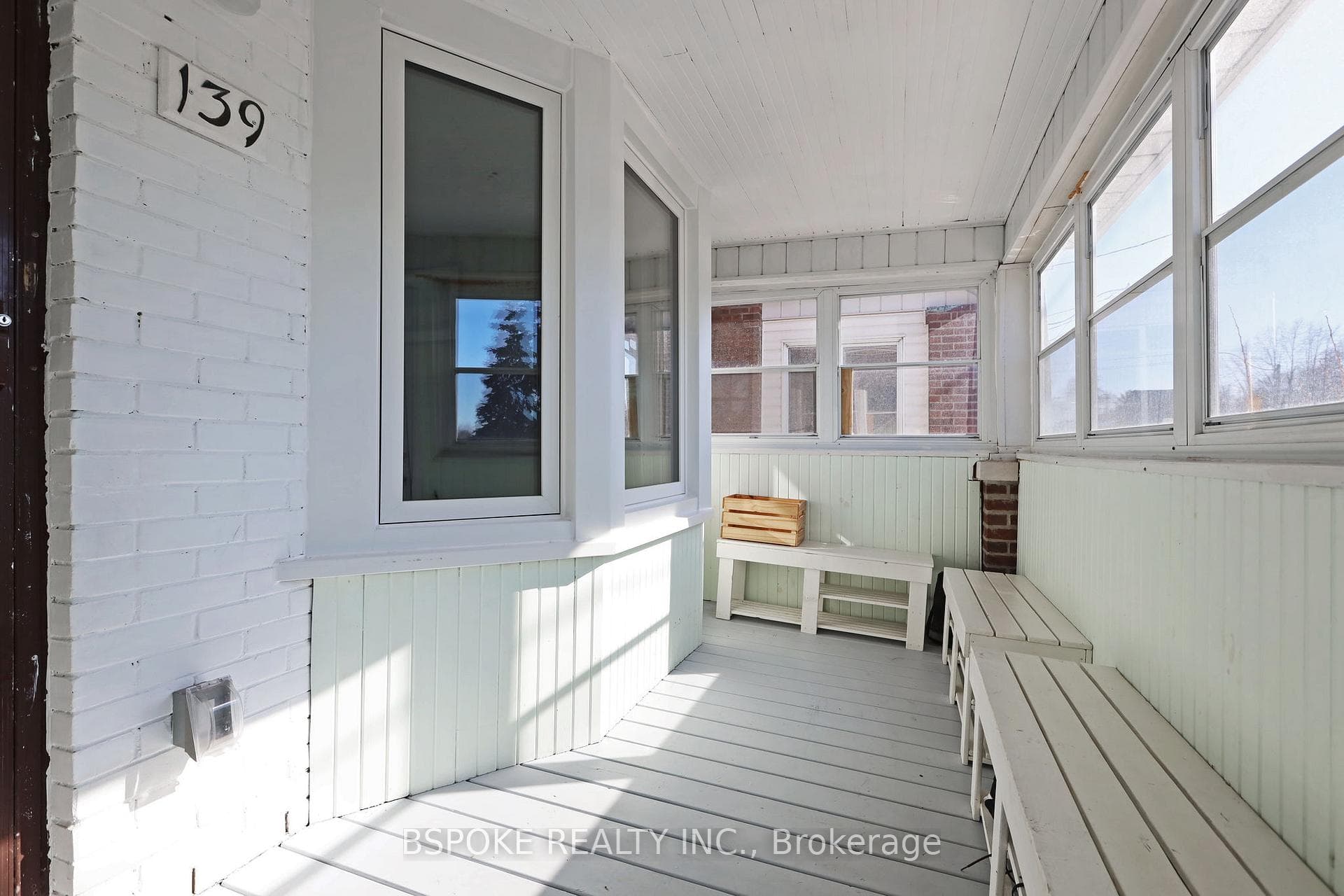139 Greenwood Avenue photo 2