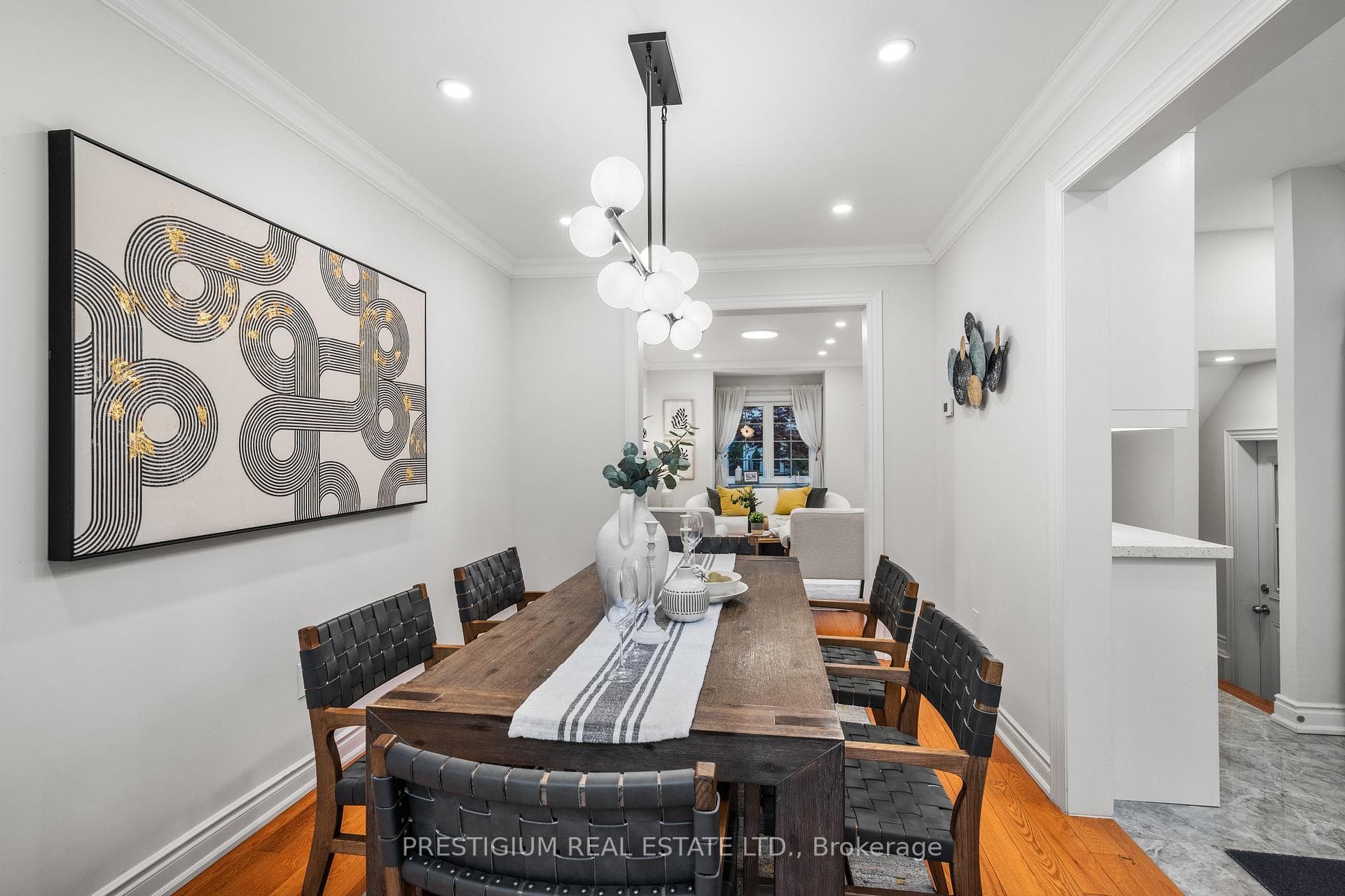 556 Davisville Avenue photo 15