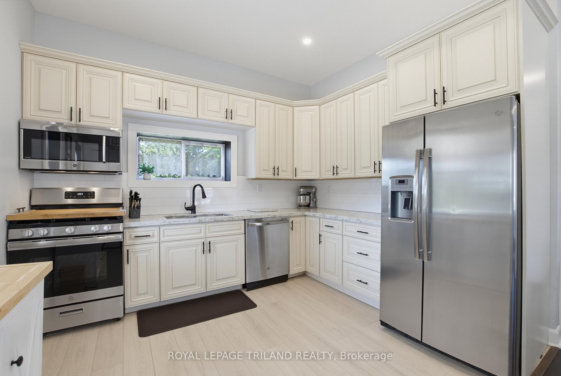 260 Graham Street photo 15
