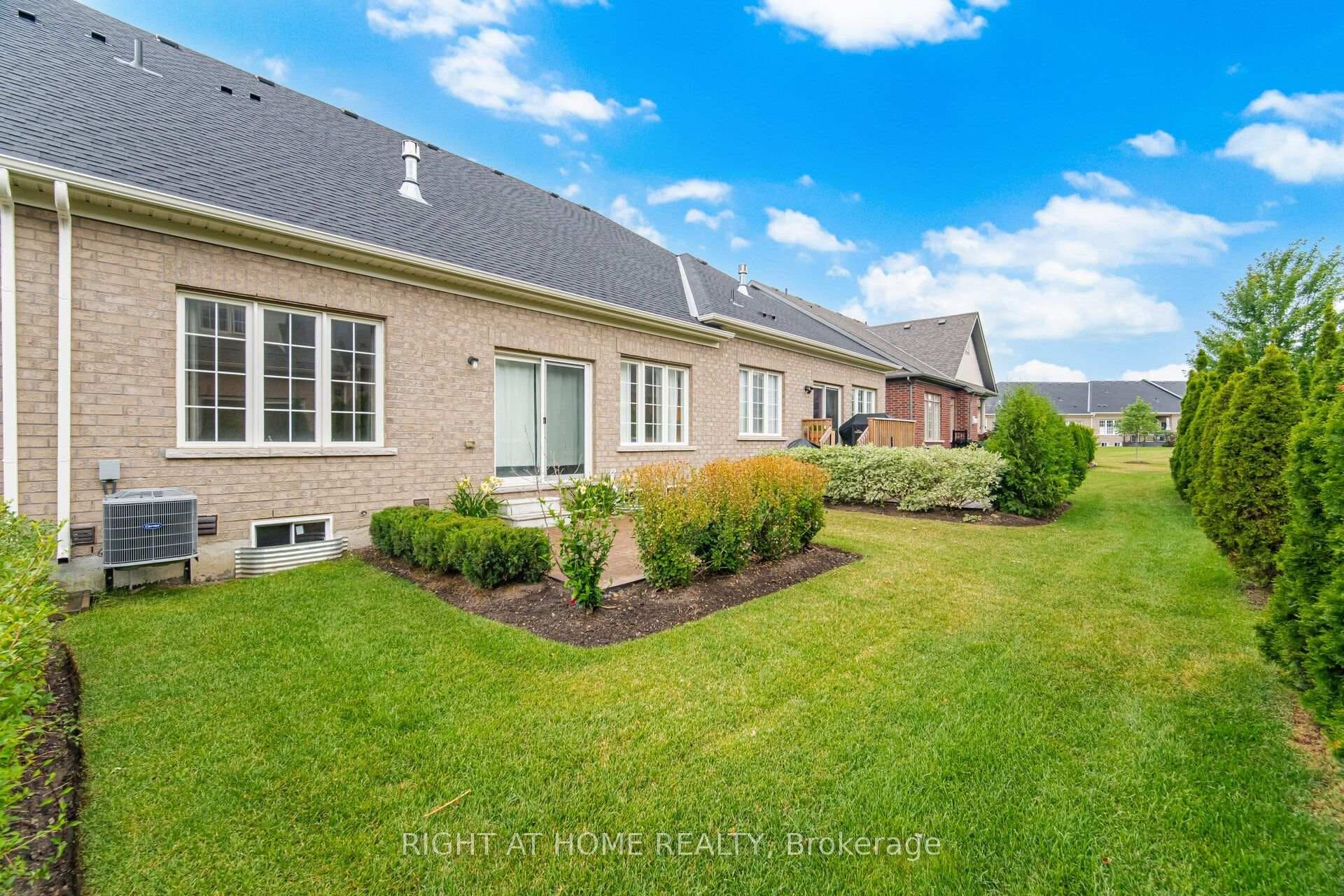 41 Overlea Drive photo 44