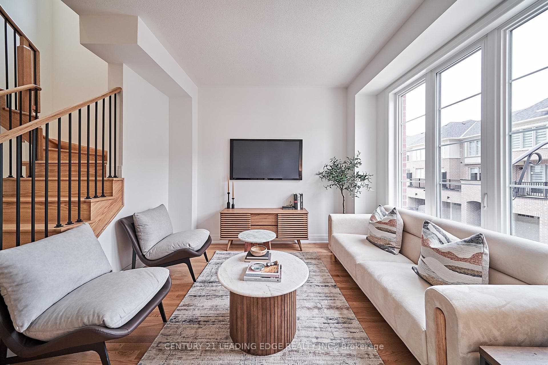 Living Room - Large E Facing Window
