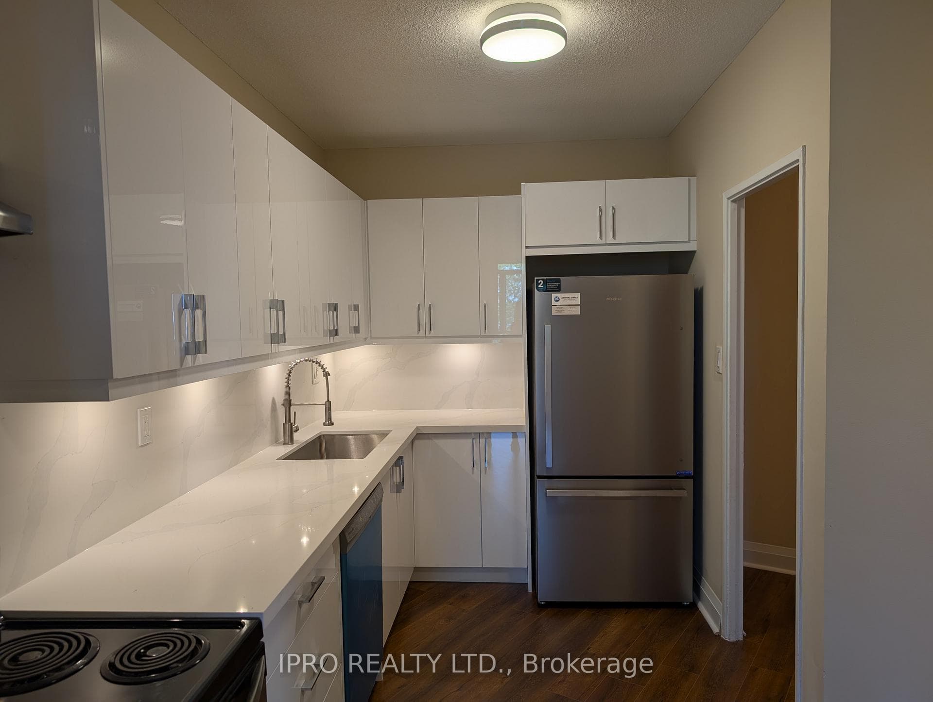 5250 Lakeshore Road Unit 404 photo 2