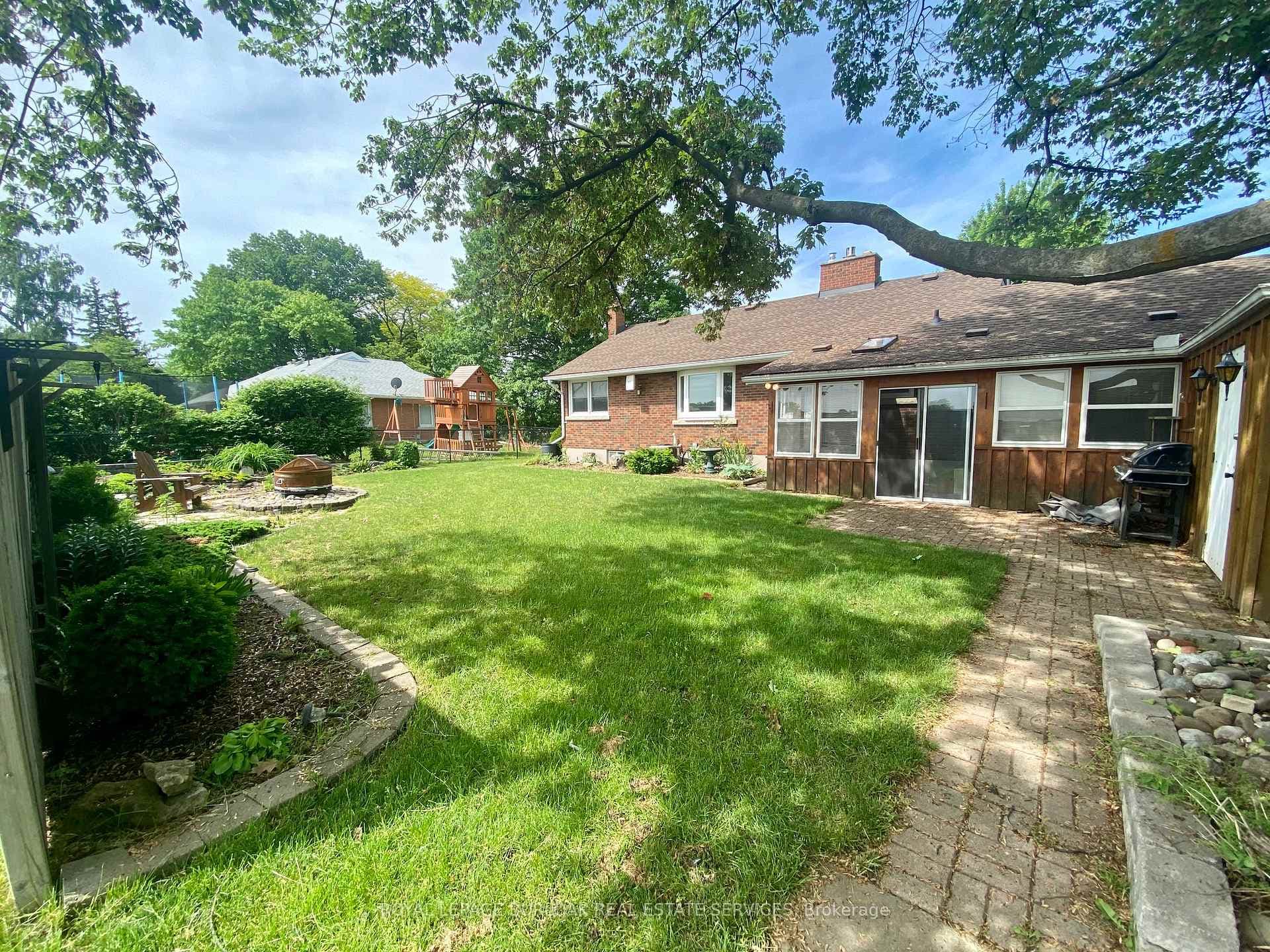4213 Victoria Avenue photo 29