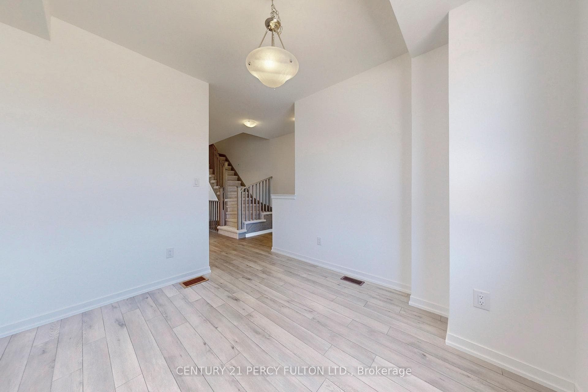 52 Bateson Street photo 20