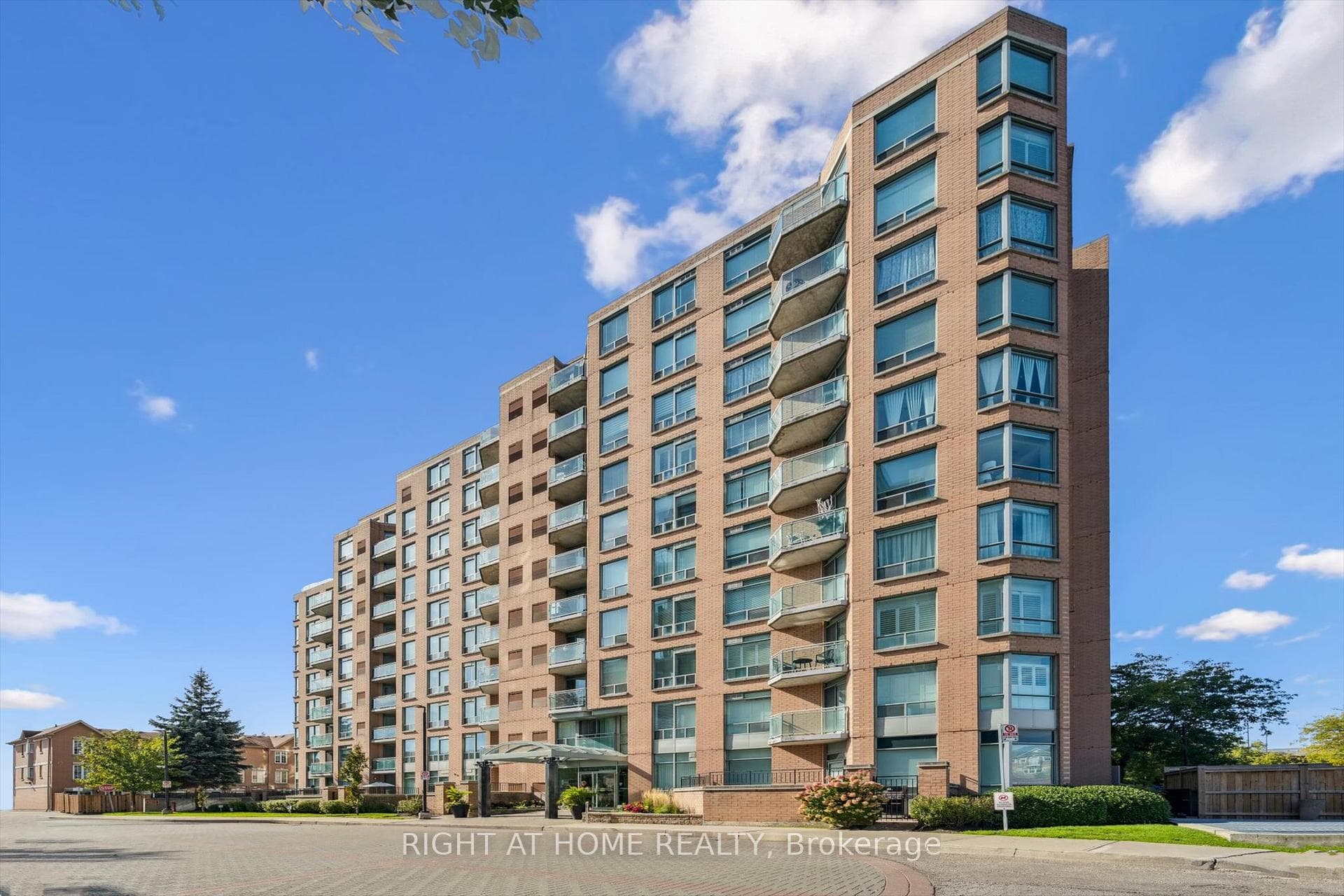 A welcoming boutique building for better living