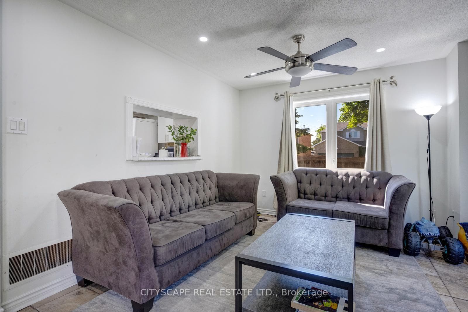65 Mullis Crescent photo 9