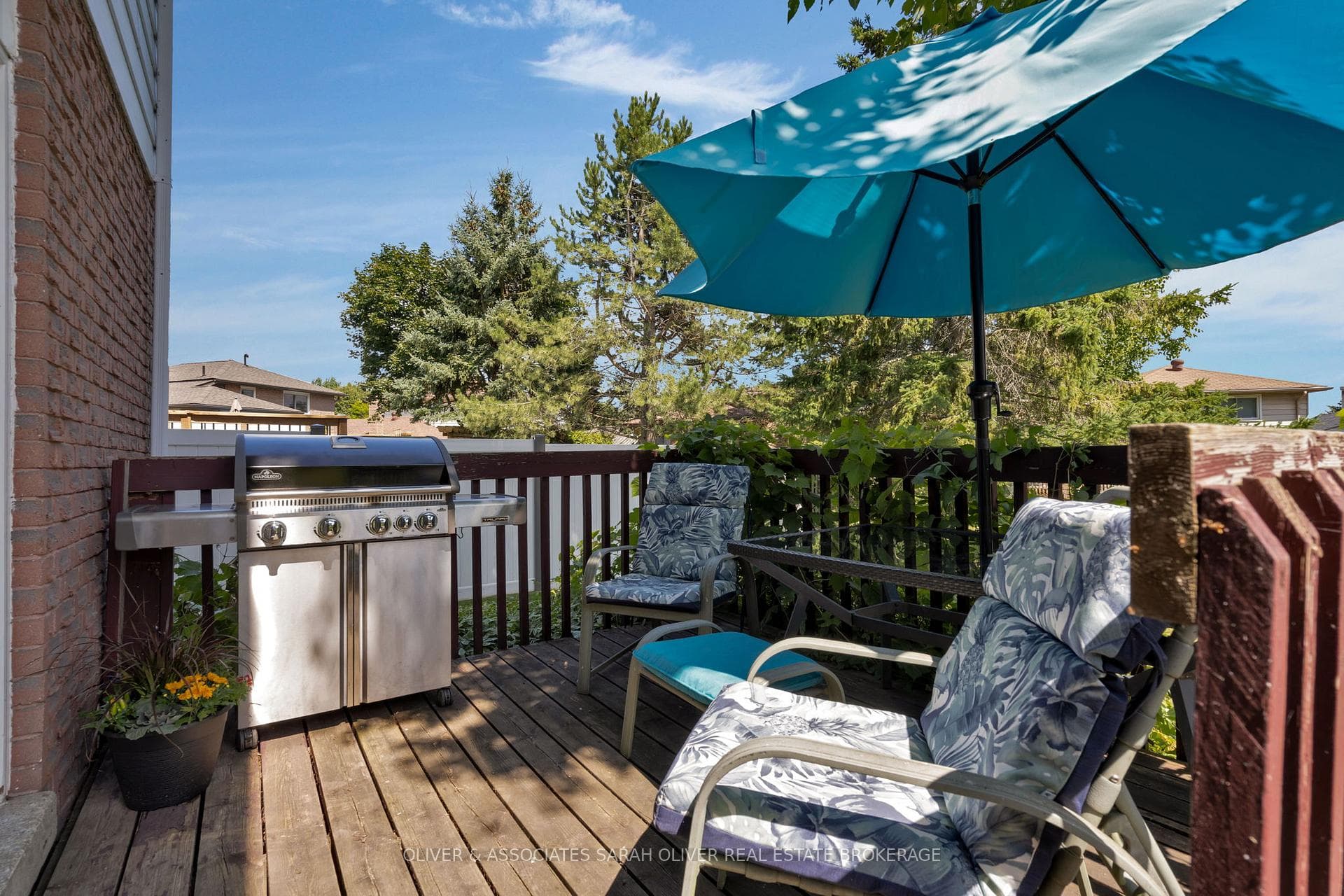 54 Laurentian Lane photo 33