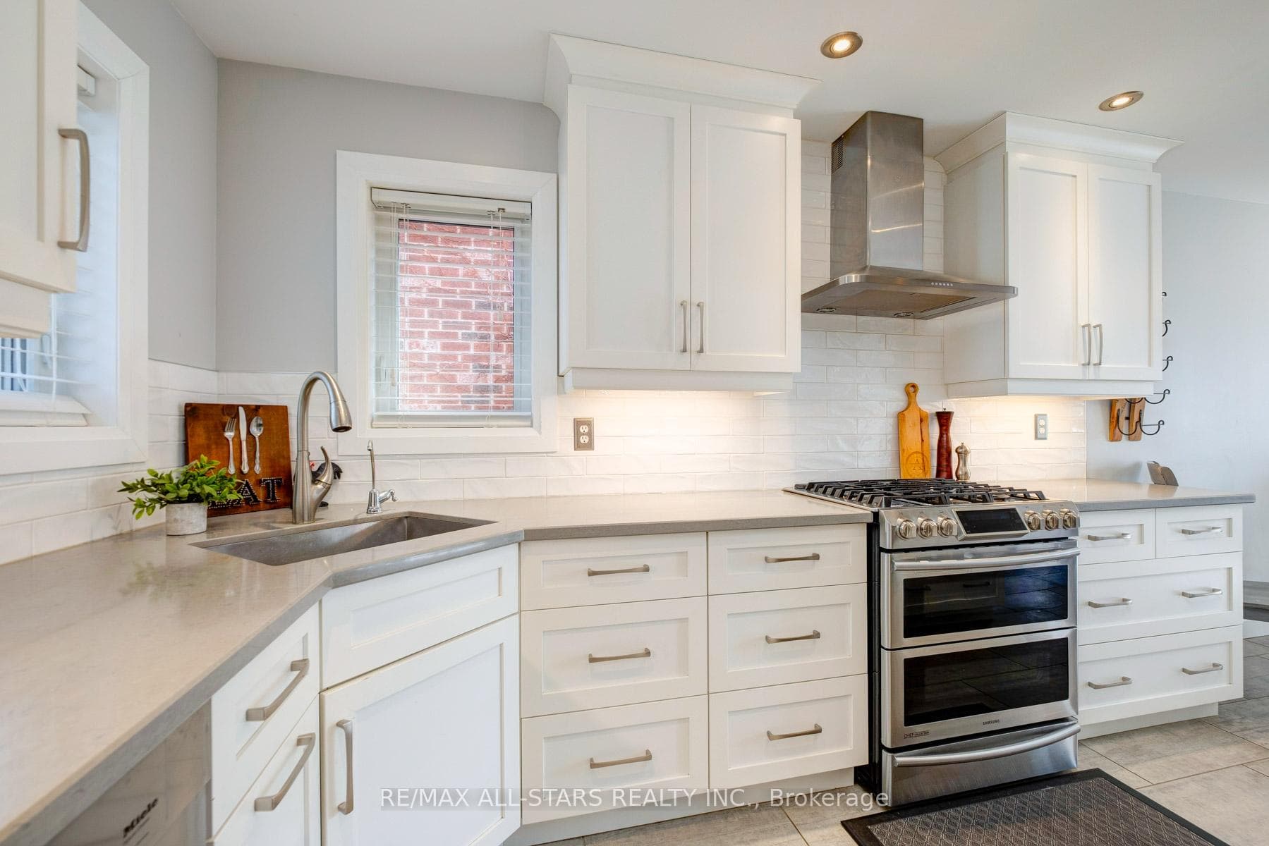 72 Wessex Drive photo 10
