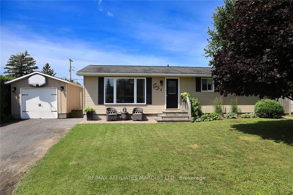 4 WESTWINDS Drive photo 1