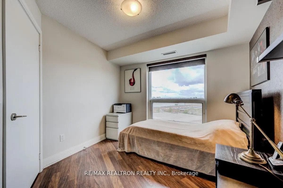 135 Village Green Square Unit 824 photo 16
