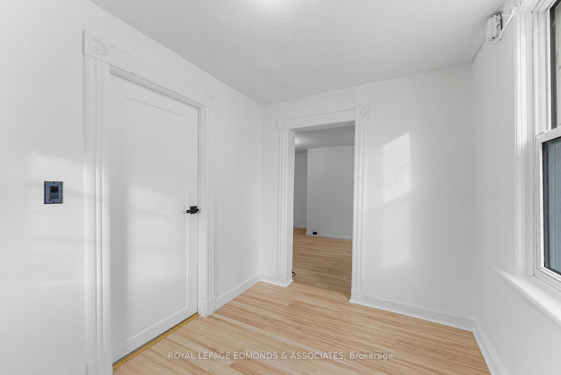 375 Christie Street photo 6