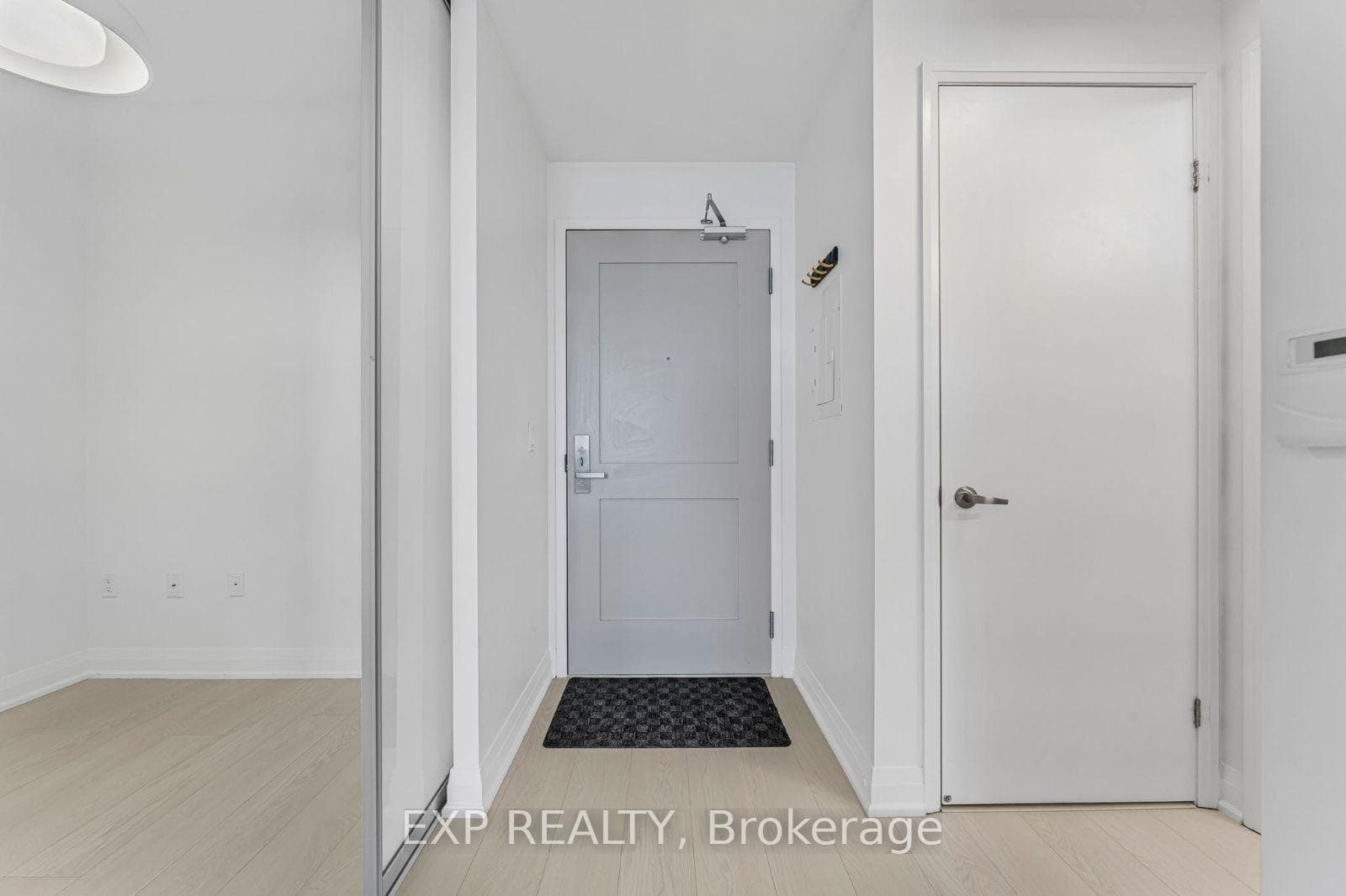 10 Gibbs Road Unit 1018 photo 5
