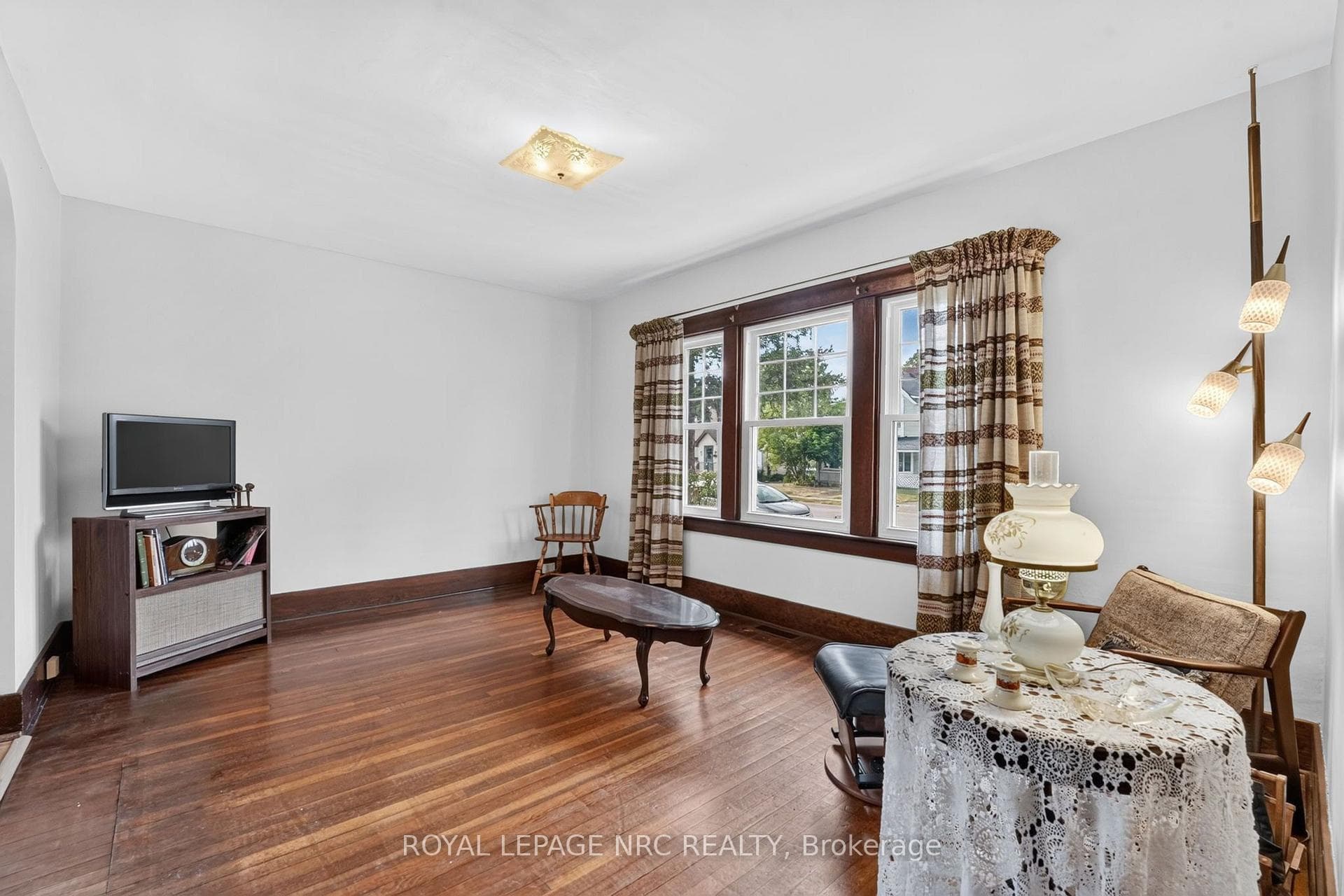 301 Dufferin Street photo 8