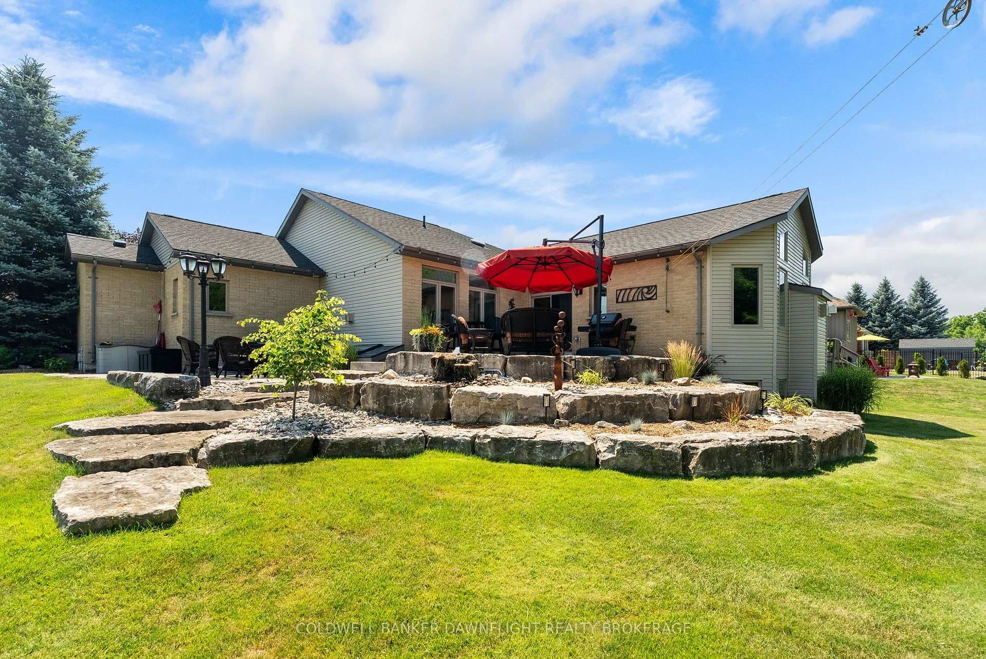 51 Snider Crescent photo 4