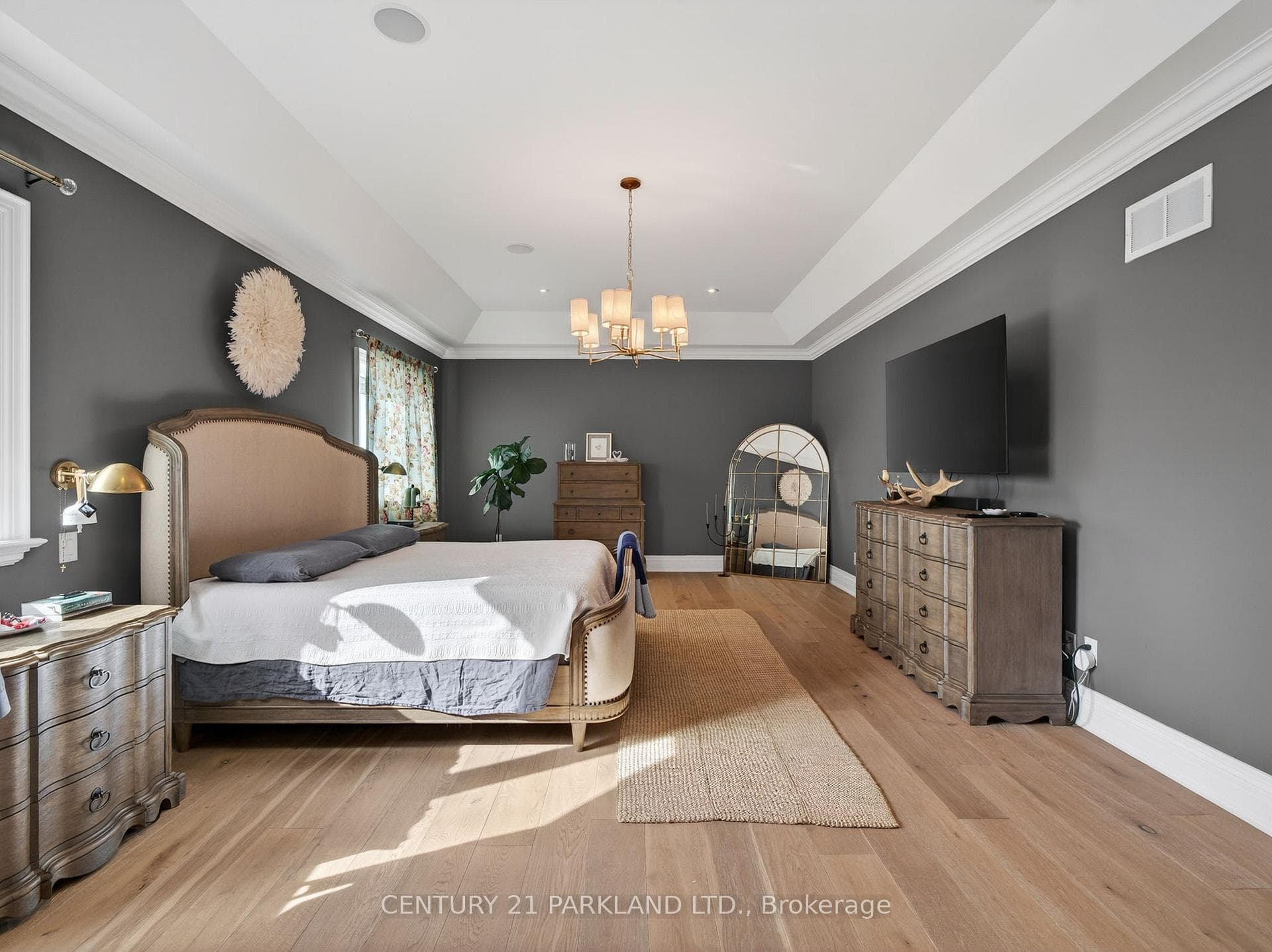 101 Arten Avenue photo 17