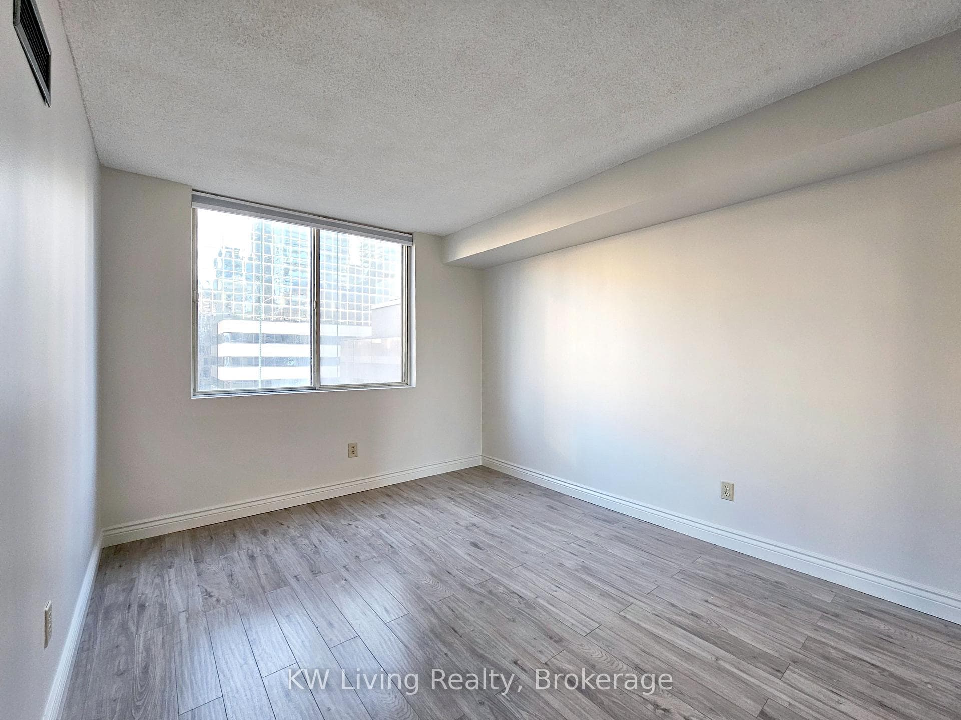25 Grenville Street Unit 702 photo 14
