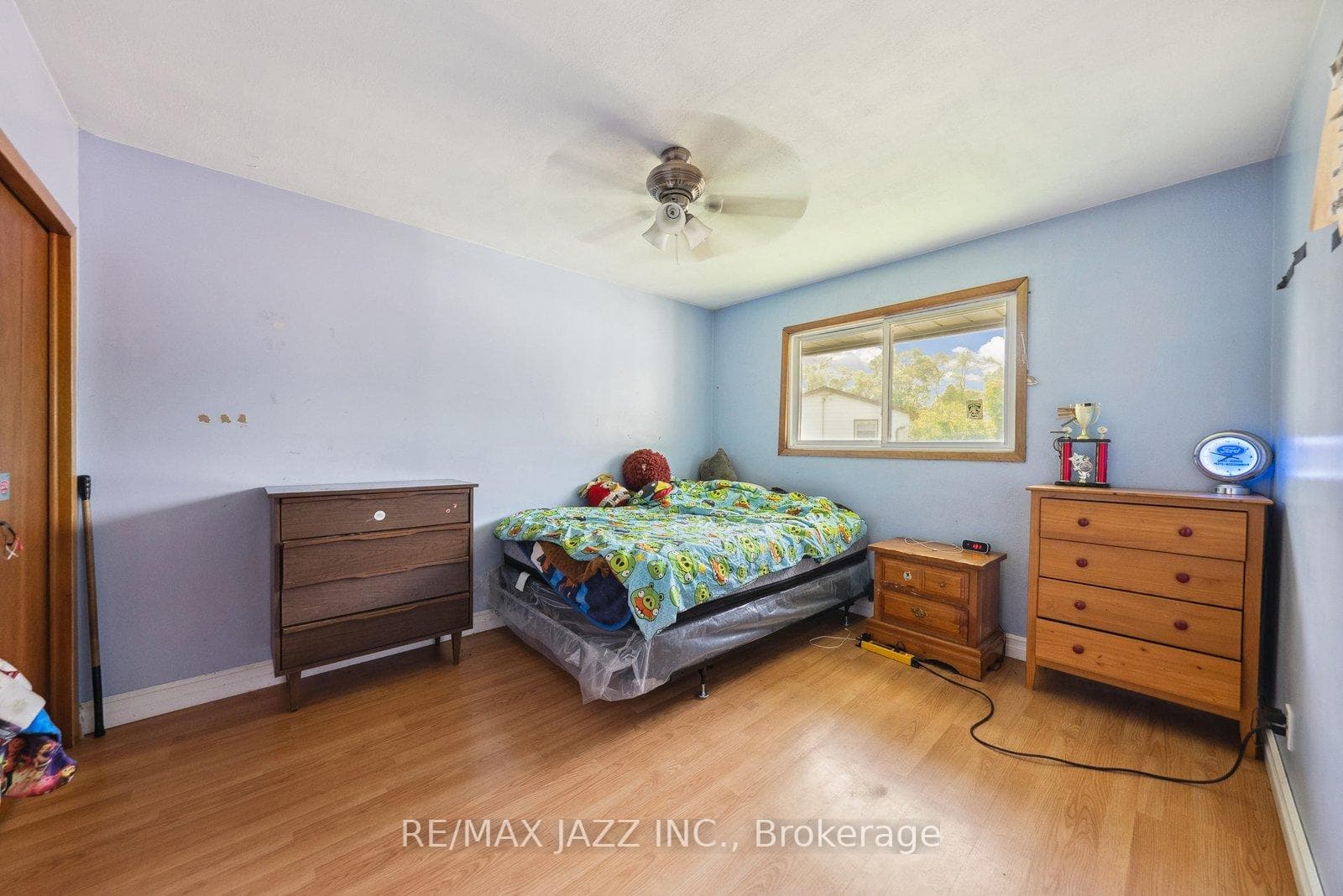 19020 Simcoe Street photo 9