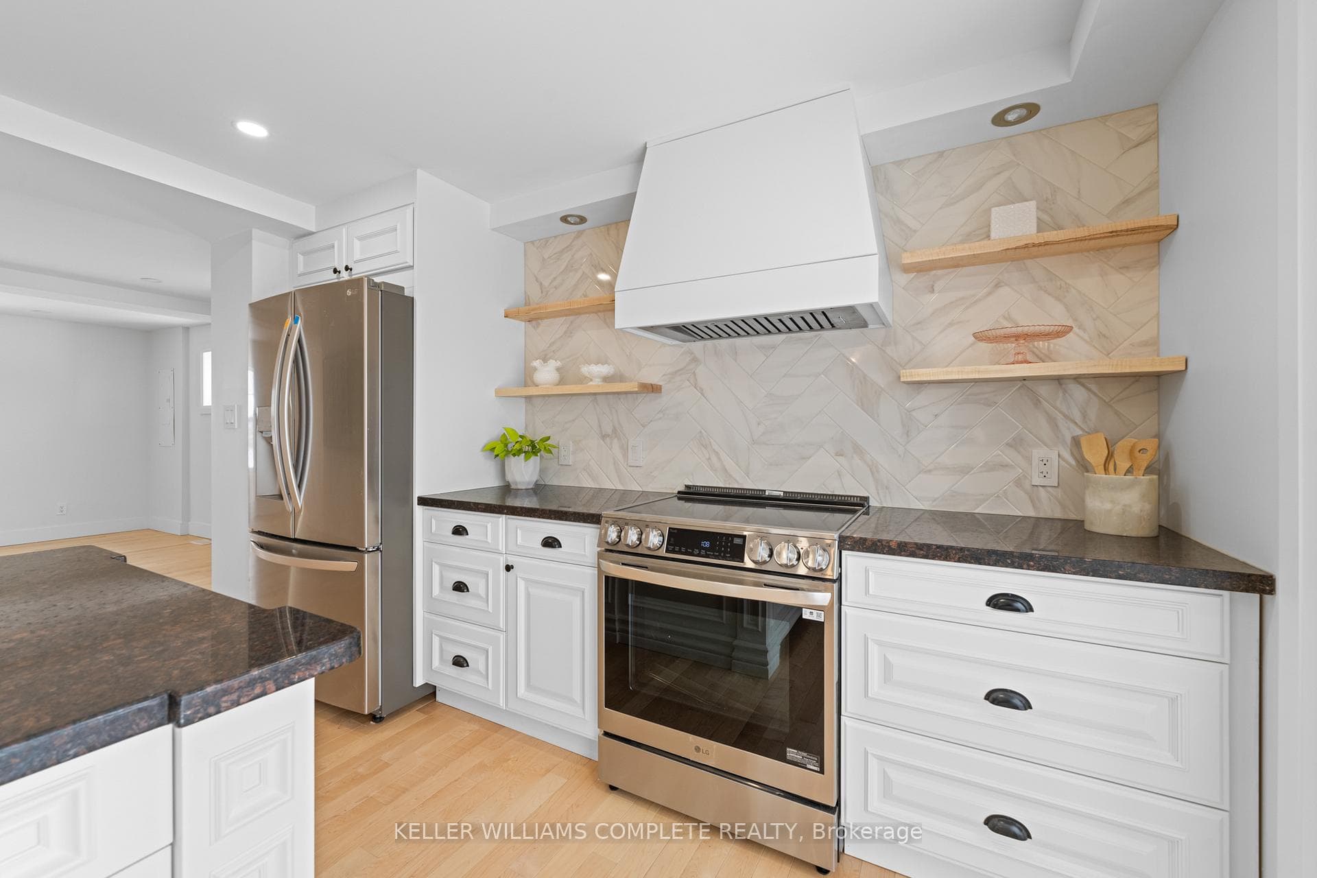 30 Parkview Avenue photo 12