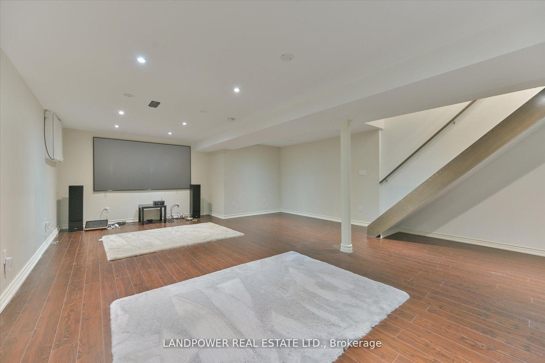 14 Carlton Road photo 30