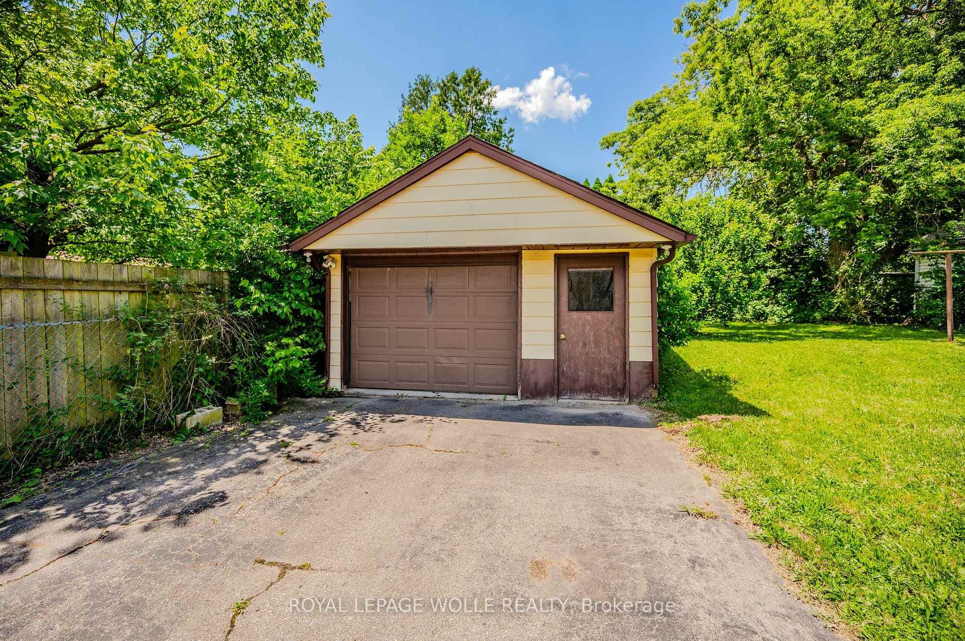 327 Highland Road photo 30