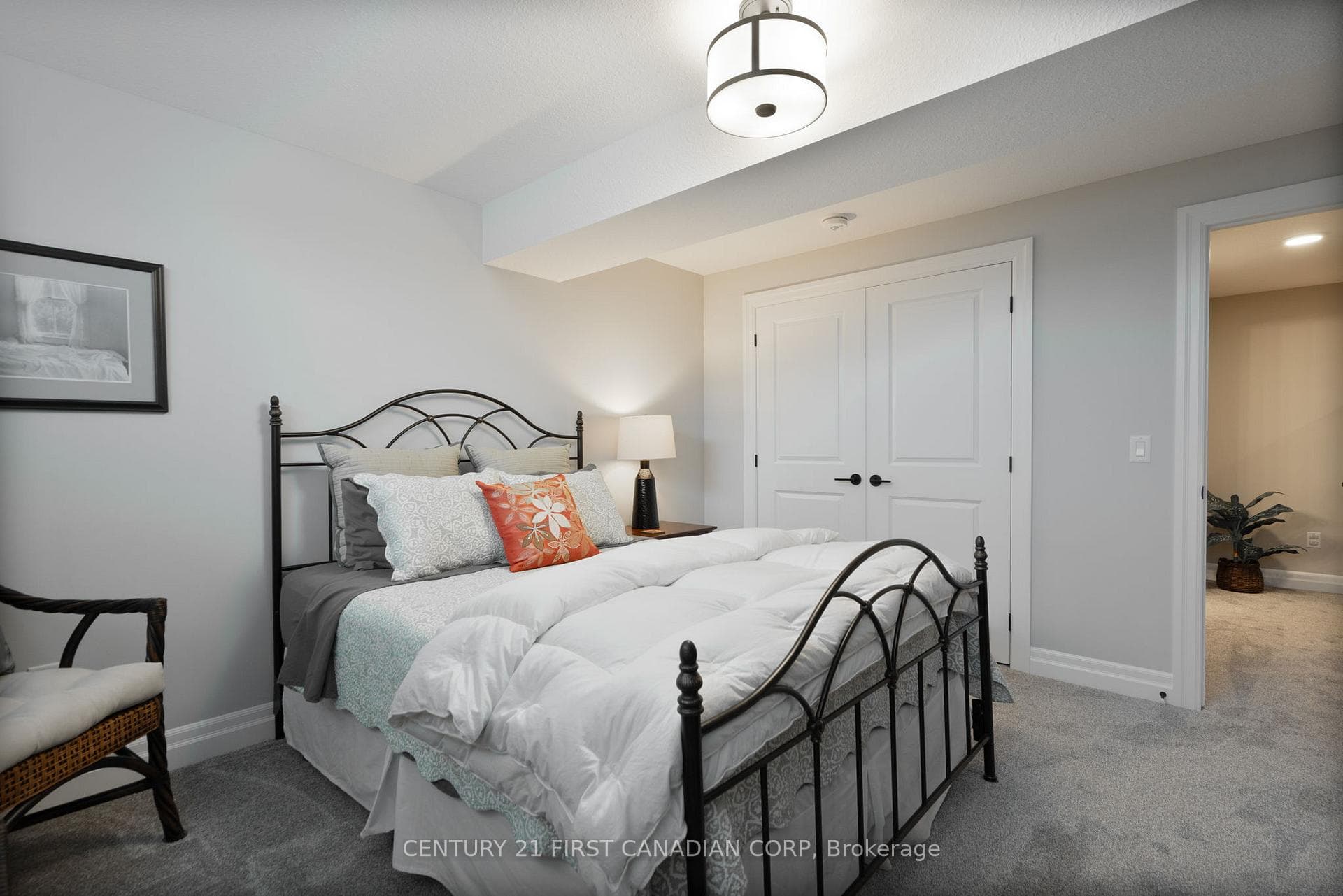 2012 Lockwood Crescent photo 32