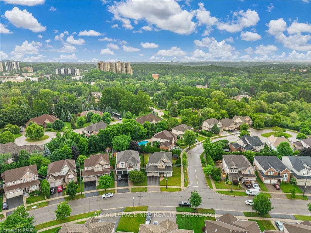 178 DOON MILLS Drive photo 34