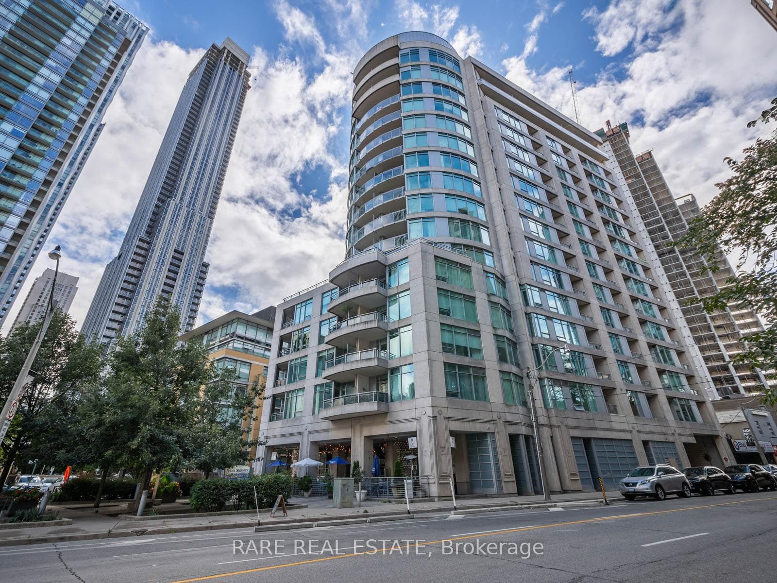 8 Scollard Street Unit 303 photo 33