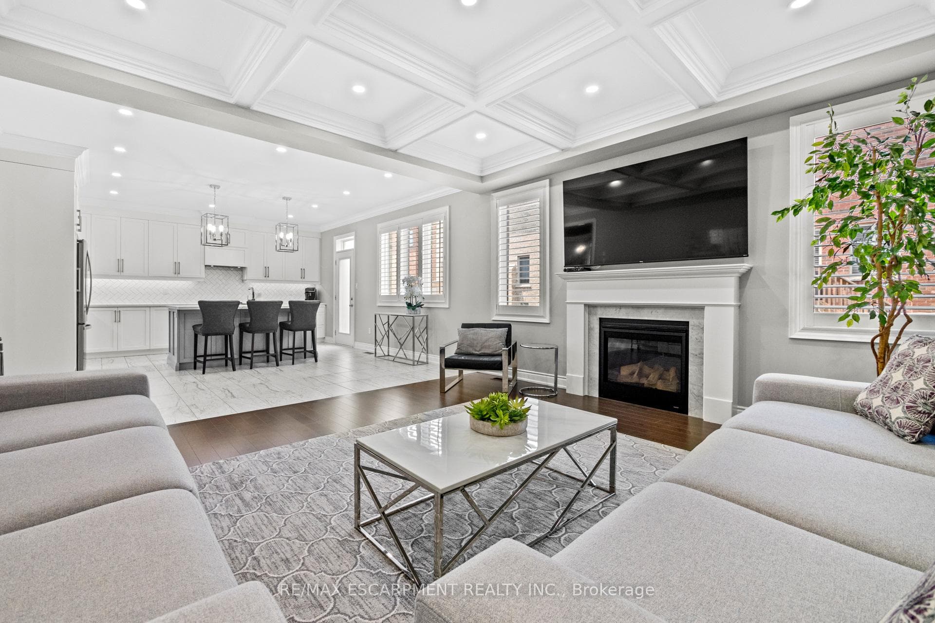 107 Avanti Crescent photo 21