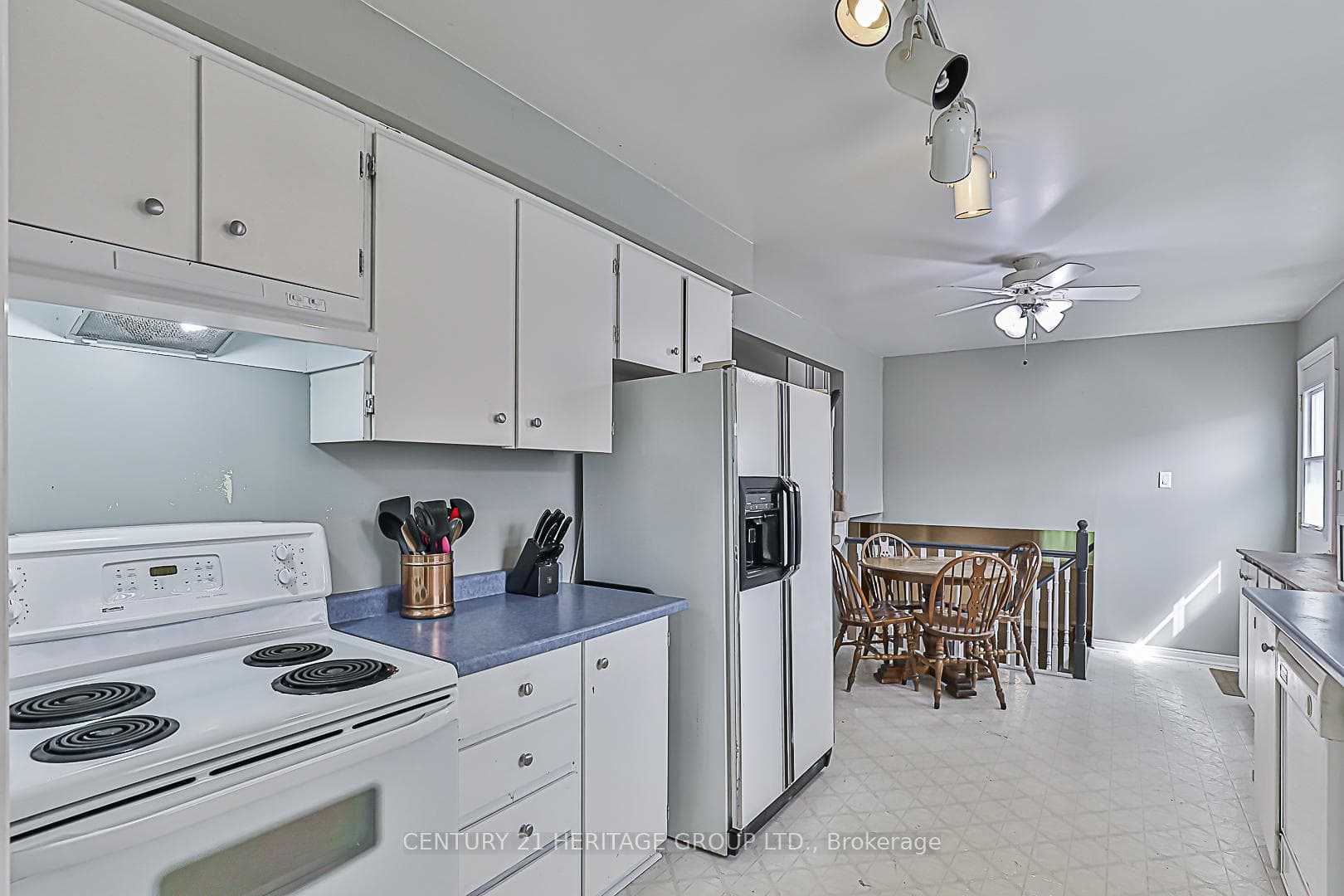 296 Plymouth Trail photo 10