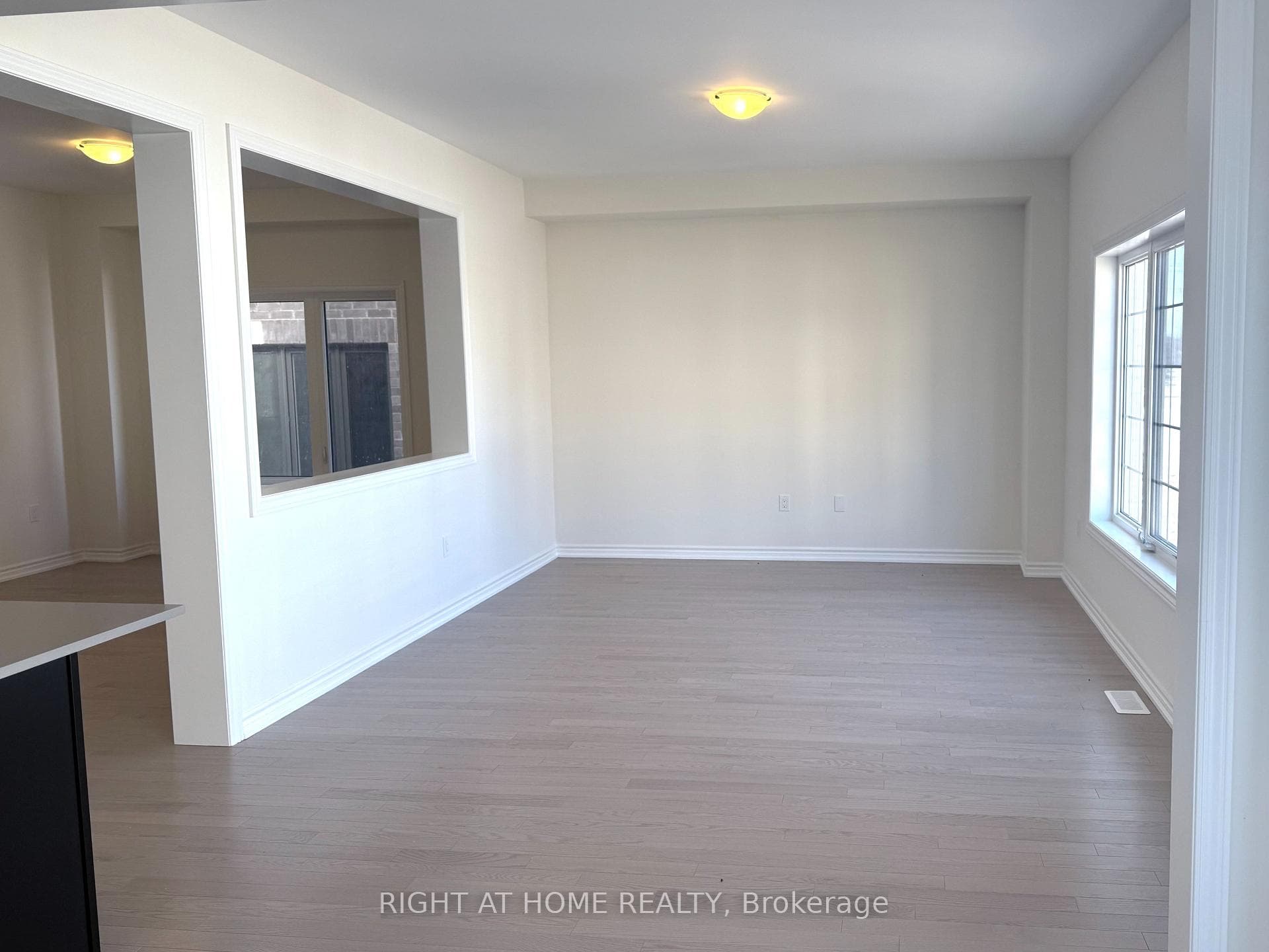 8 Lawrence D. Pridham Avenue photo 4