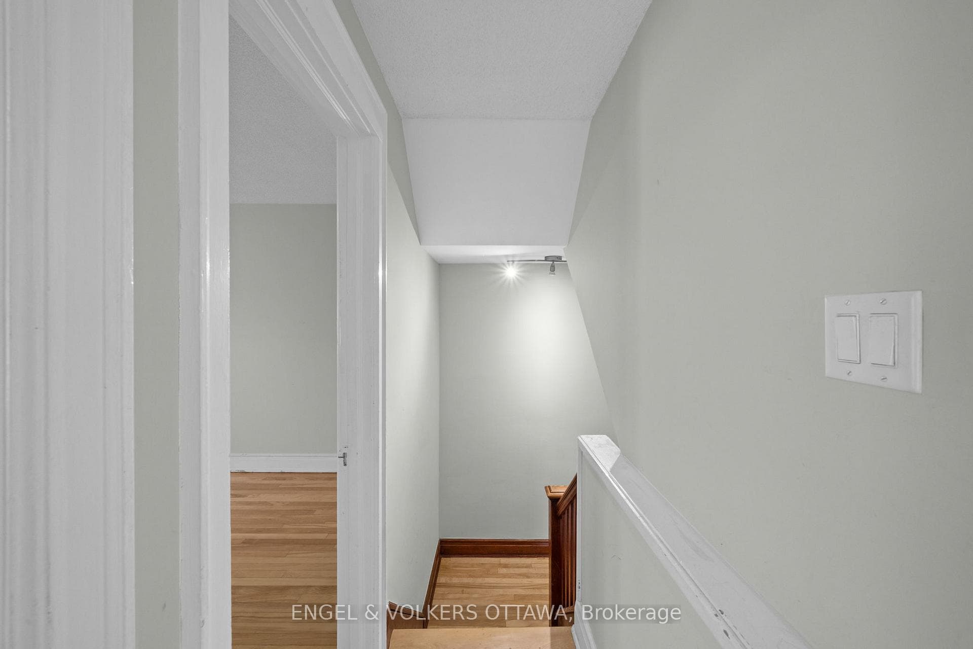 7 Inglewood Place photo 17