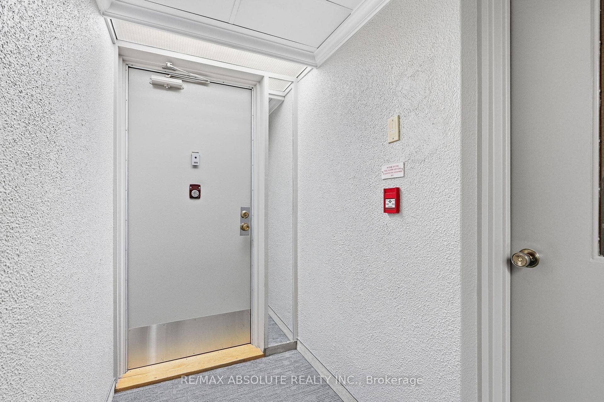 915 Elmsmere Road Unit 1010 photo 6