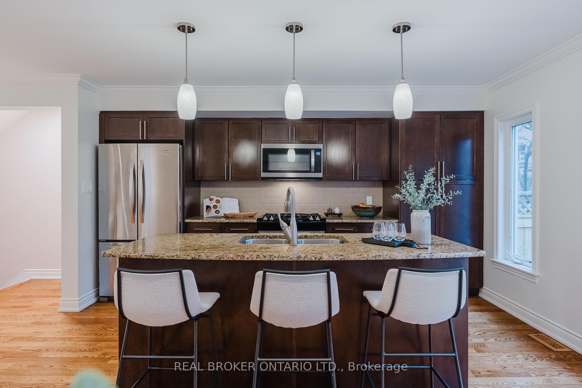 279 Currell Avenue photo 12
