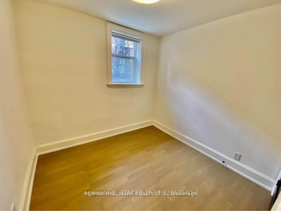 795 College Street Unit 1B photo 15