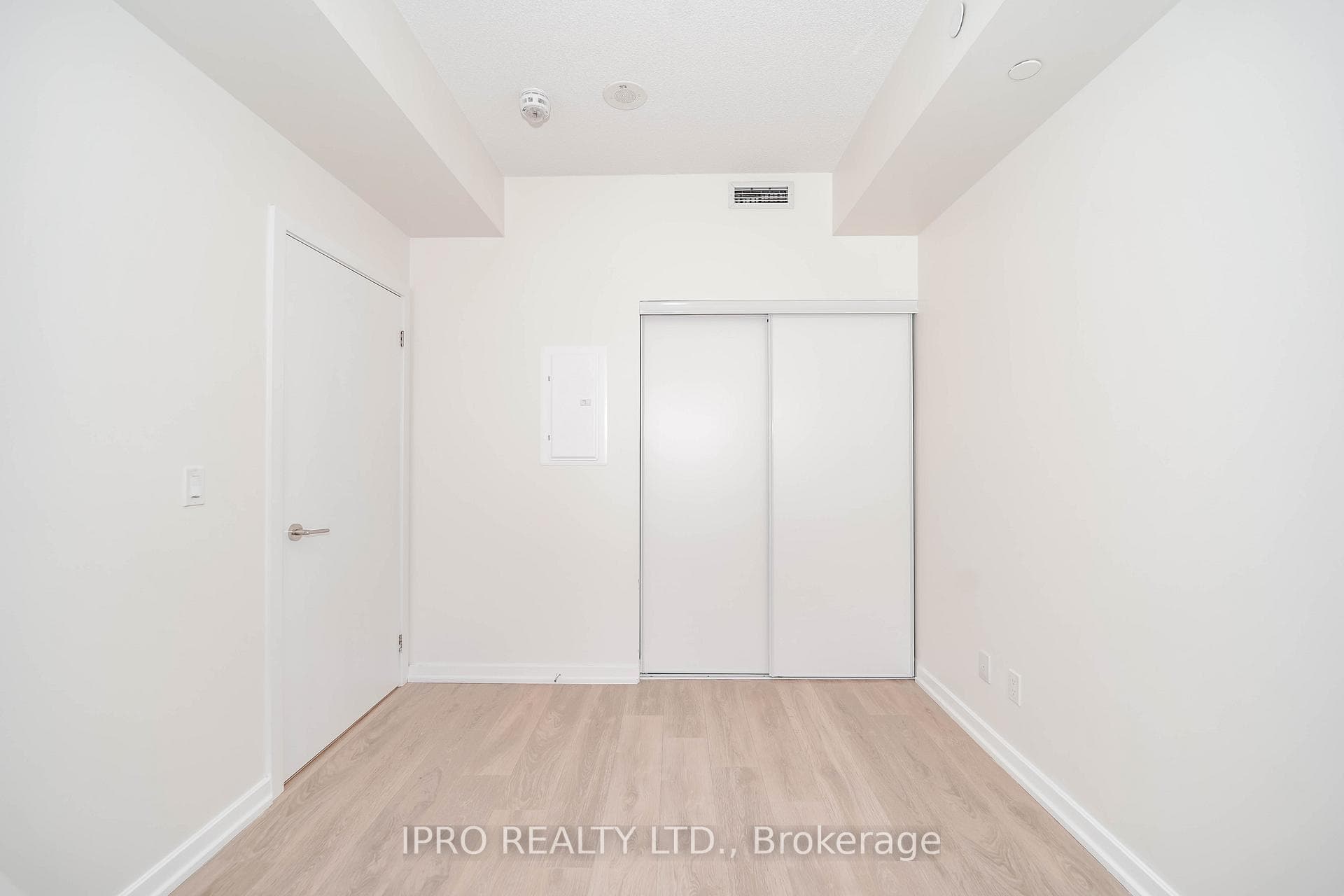 32 Forest Manor Road Unit 407 photo 34