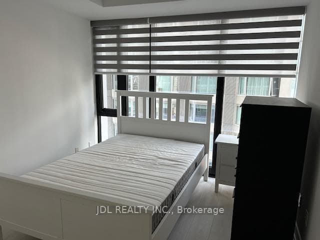 188 Cumberland Street Unit 1202 photo 3