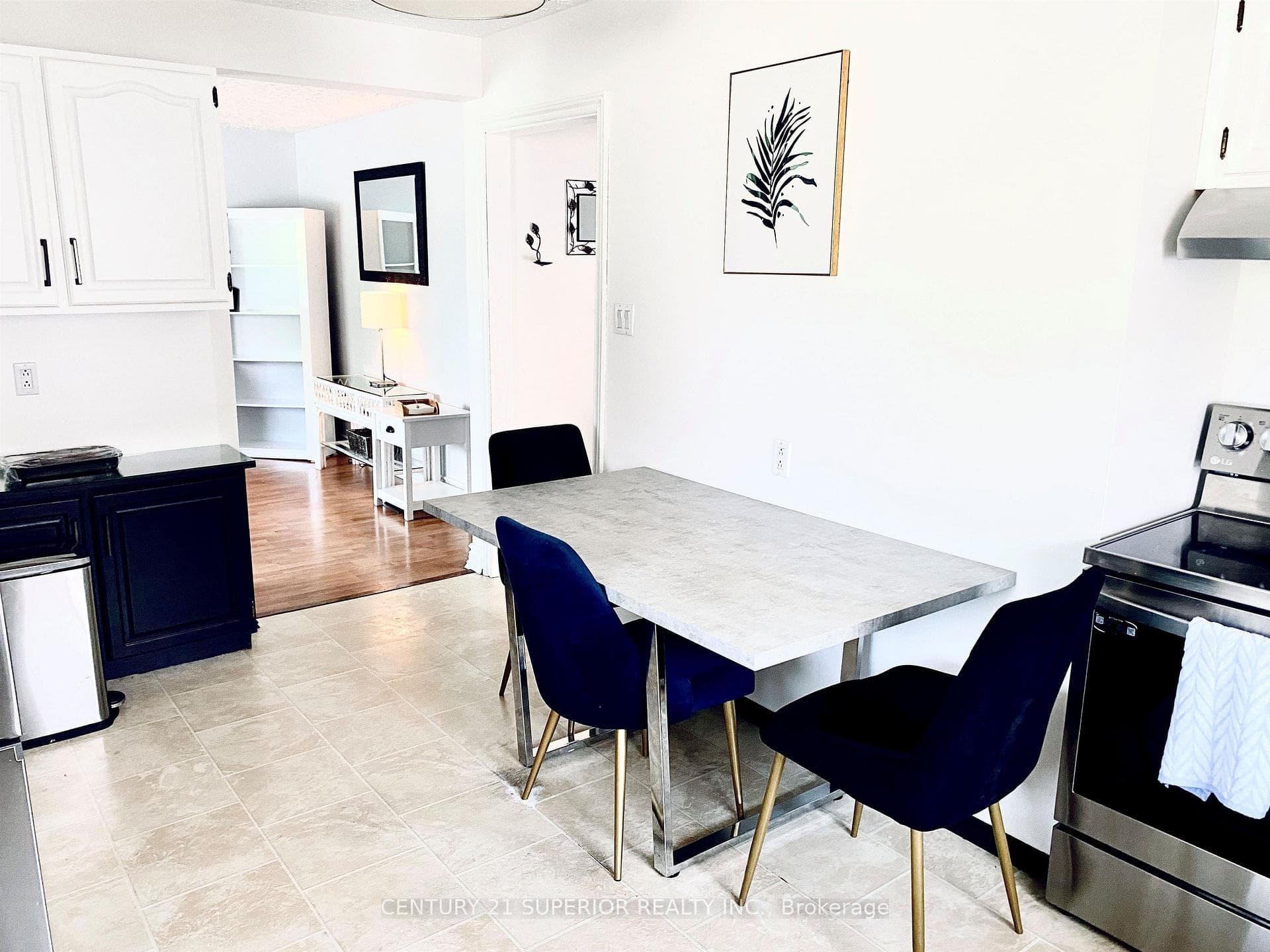 8 Mona Drive photo 10