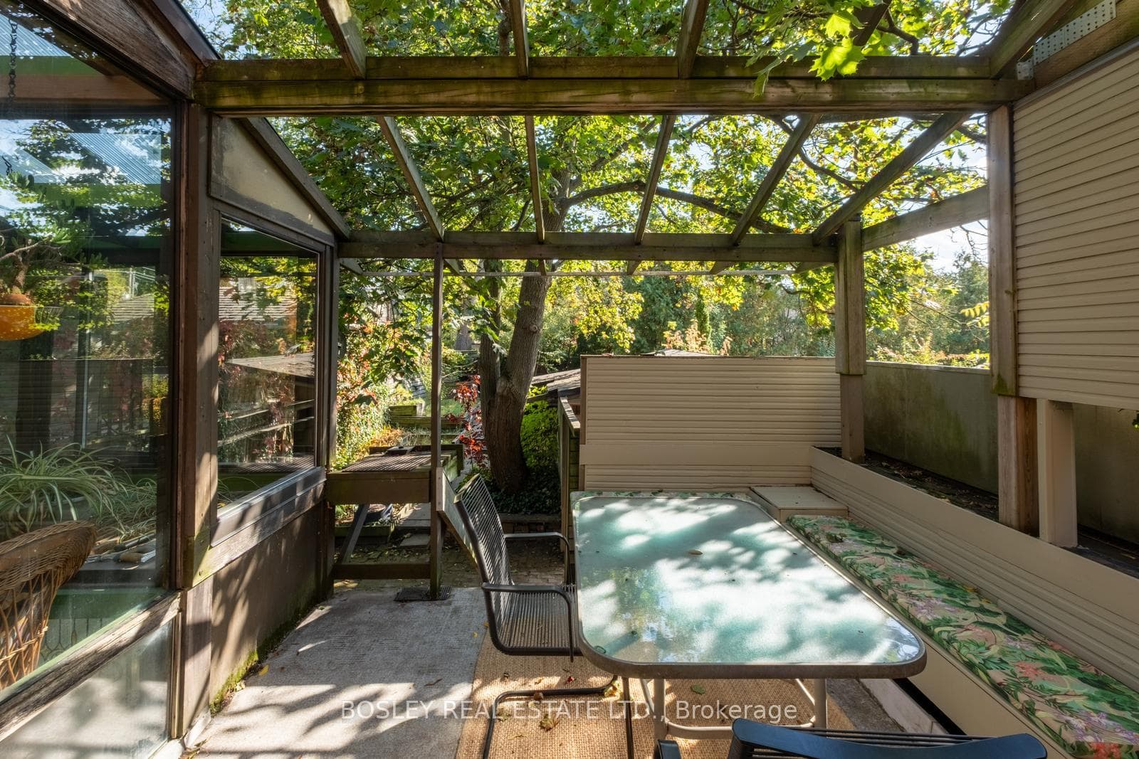 169 Heath Street photo 19