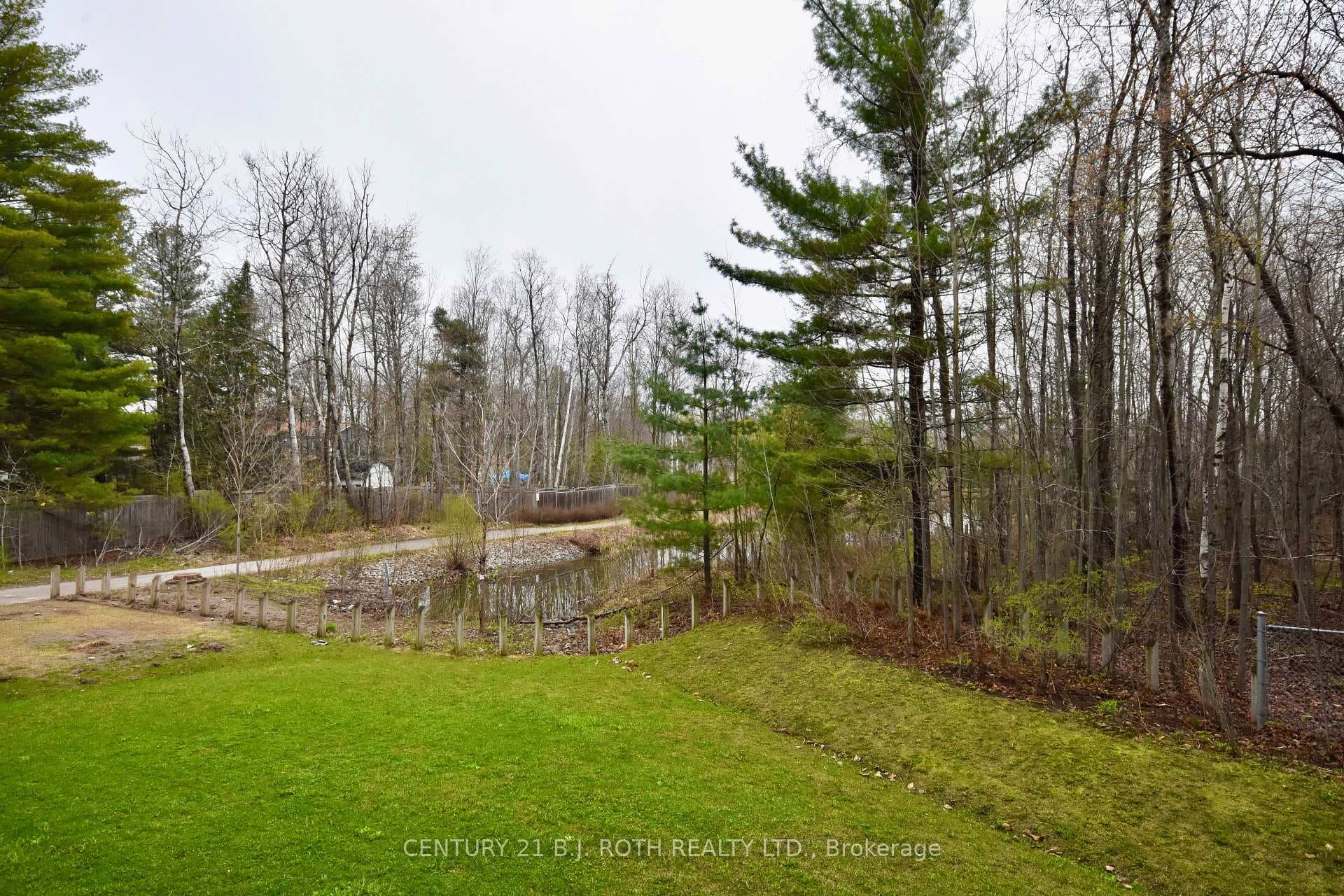 43 Ferndale Drive Unit 104 photo 15