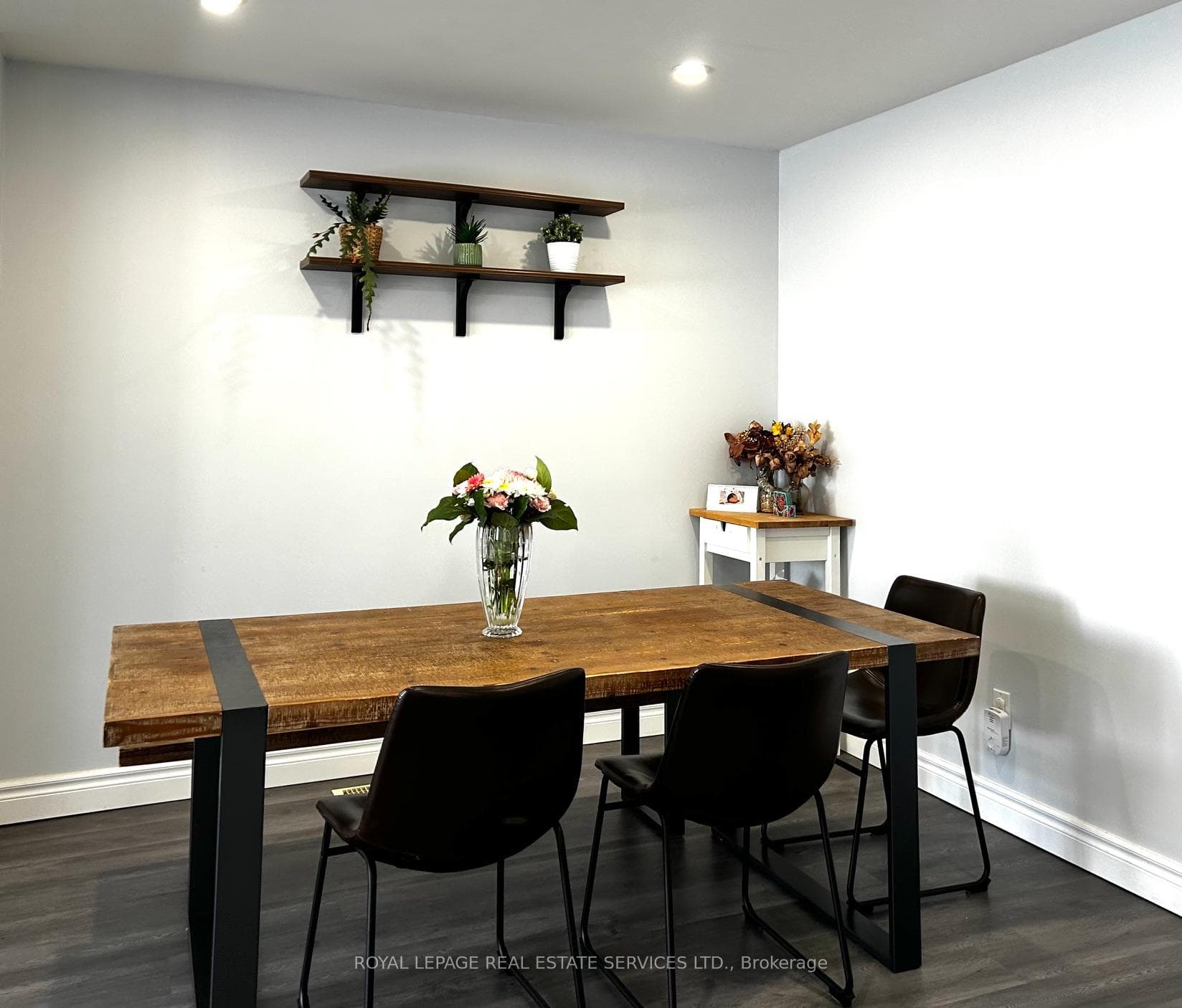 2132 Millway Gate photo 9
