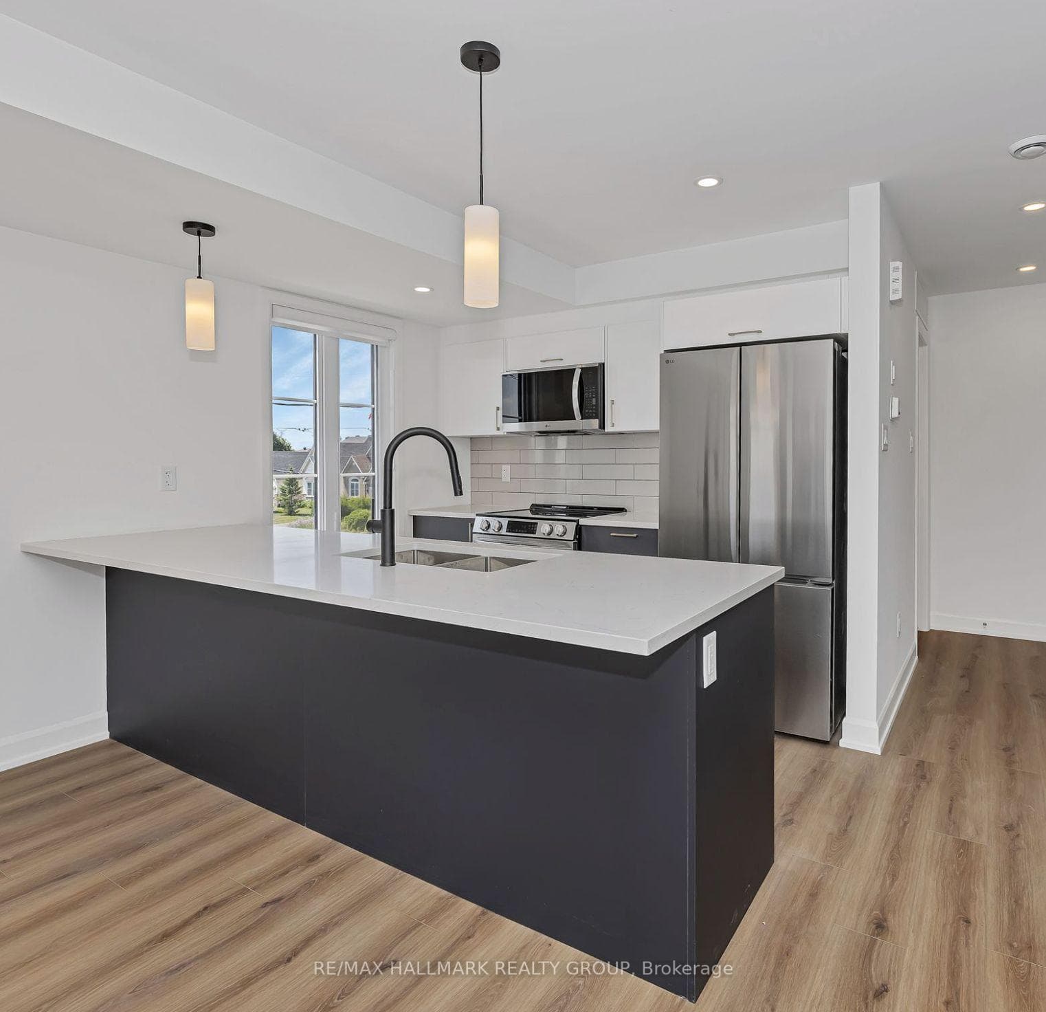 1124 Gabriel Street Unit 303 photo 4