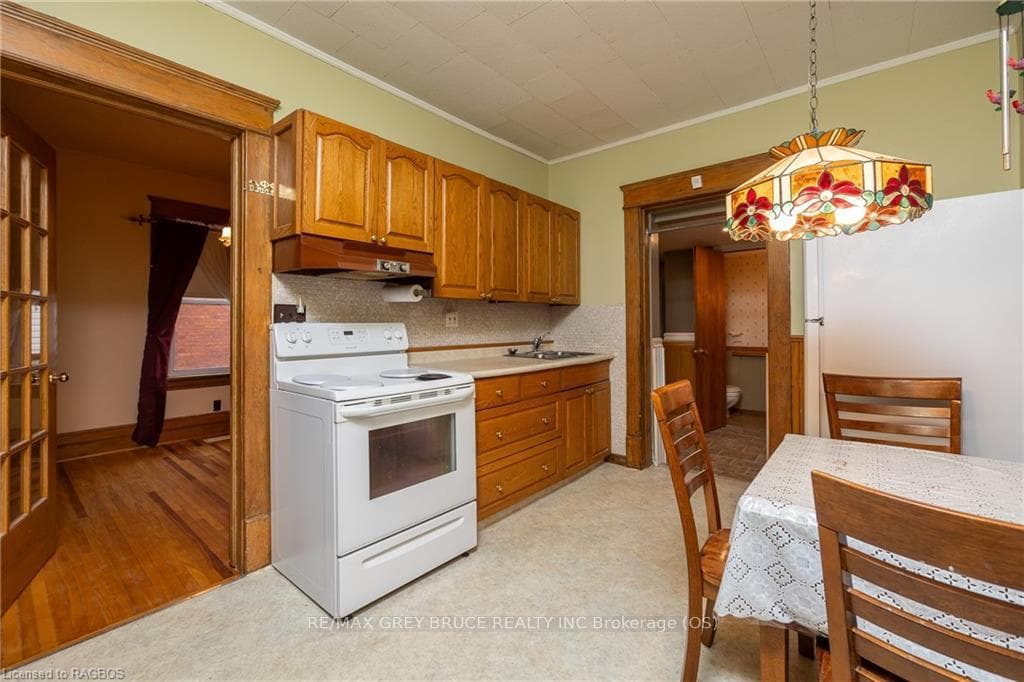 716 5TH Avenue photo 28