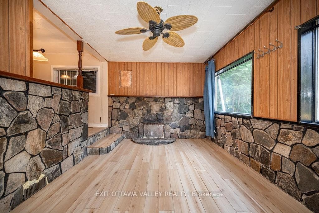 30 ALDER Crescent photo 17