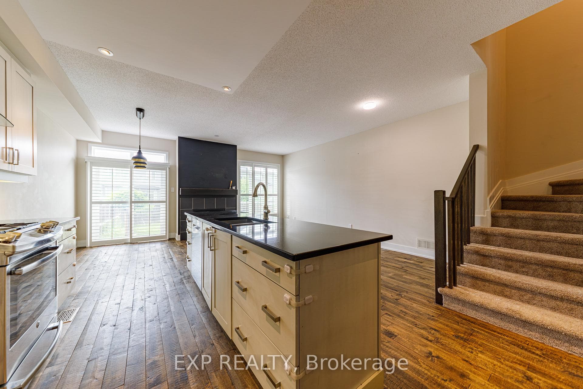 605 Tennant Way photo 17