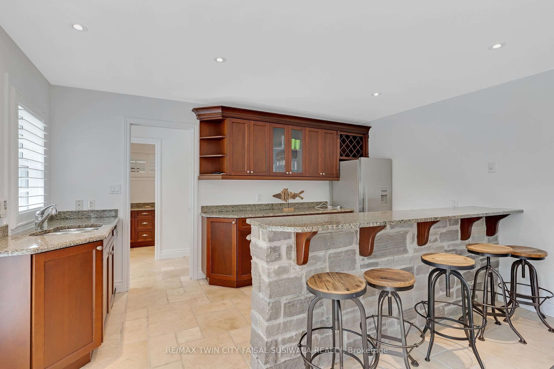 101 Deerpath Road photo 12