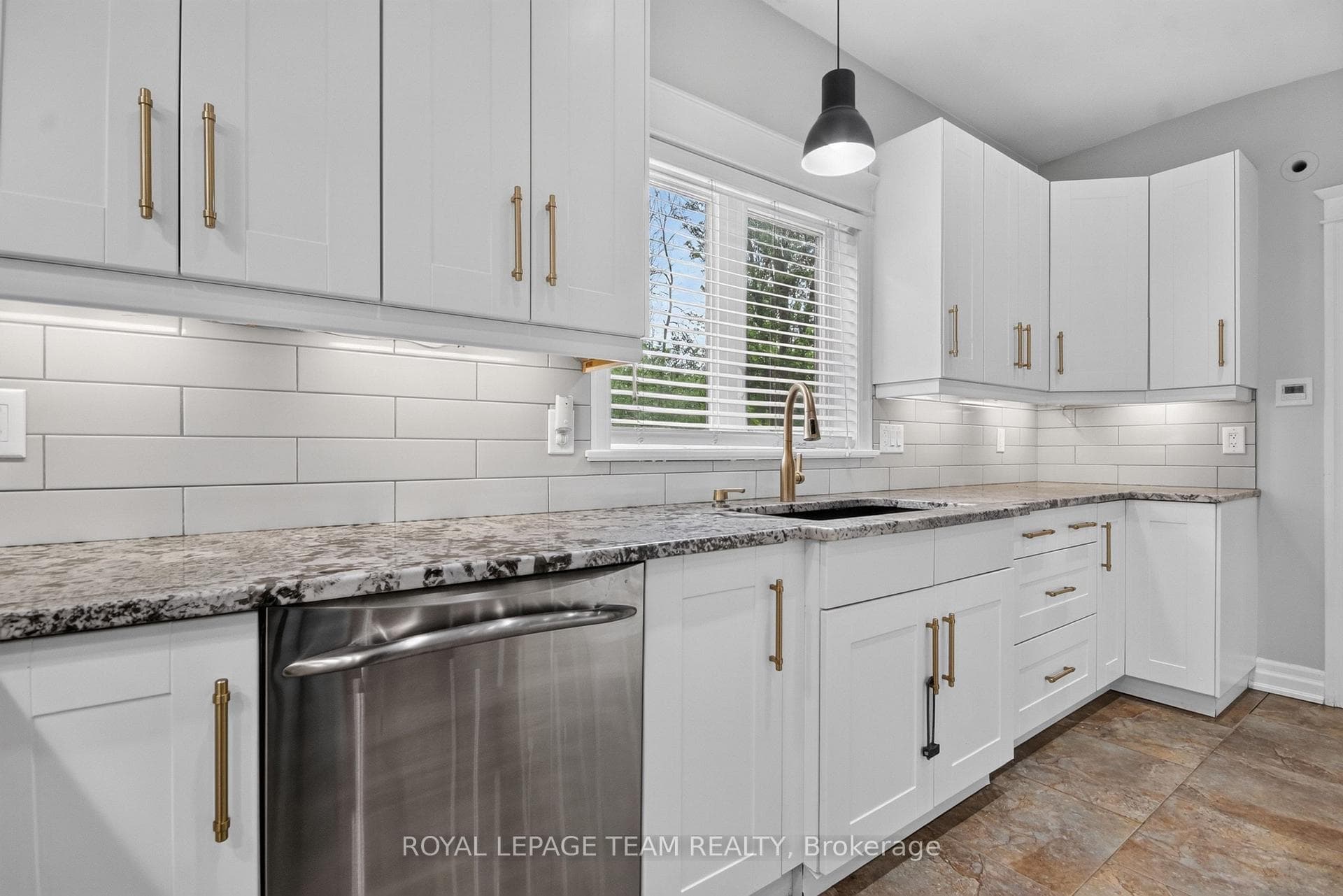 6330 Second Line Road photo 13