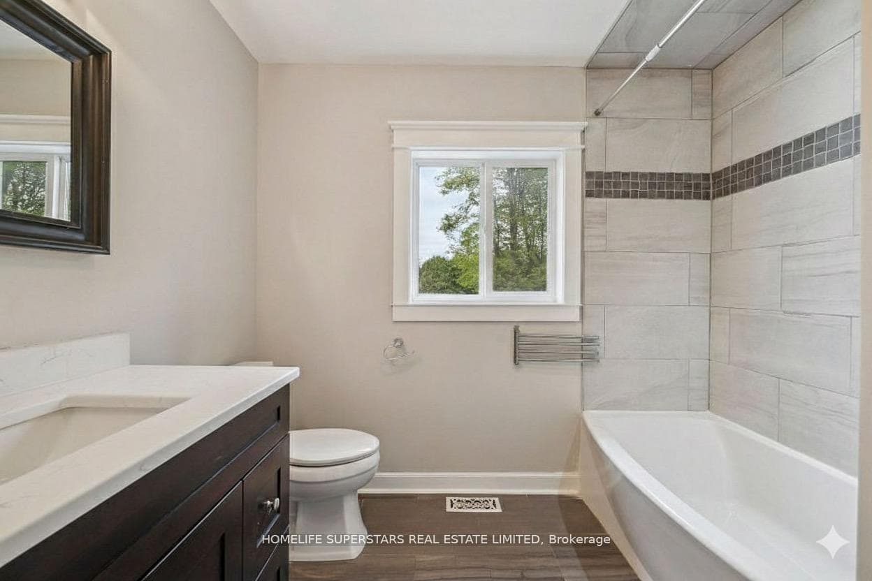 4290 Yonge Street photo 37