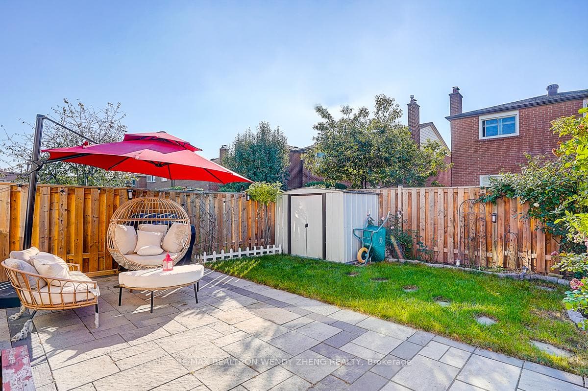 90 Radwell Crescent photo 35
