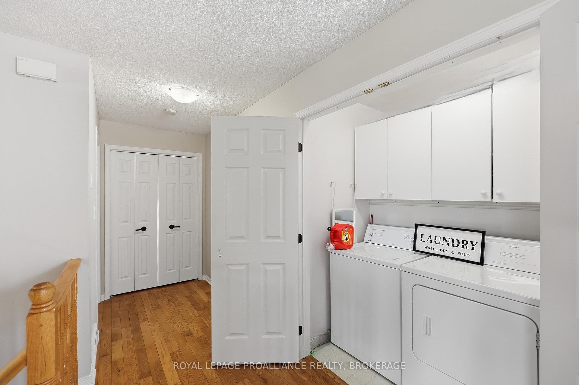 1380 Fisher Crescent photo 12